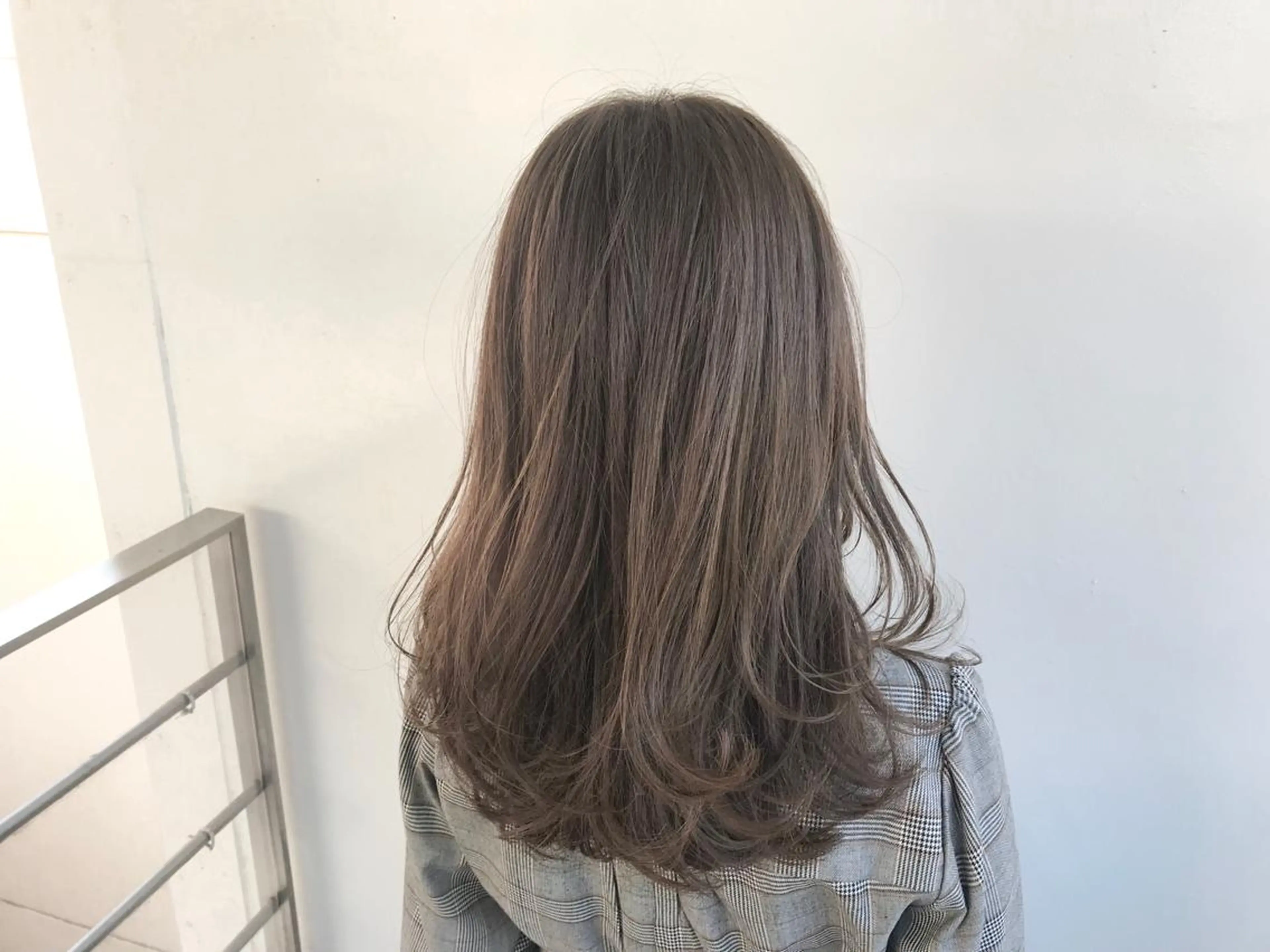 セミロング カラー ショート/レイヤー なら石井知希のヘアスタイル