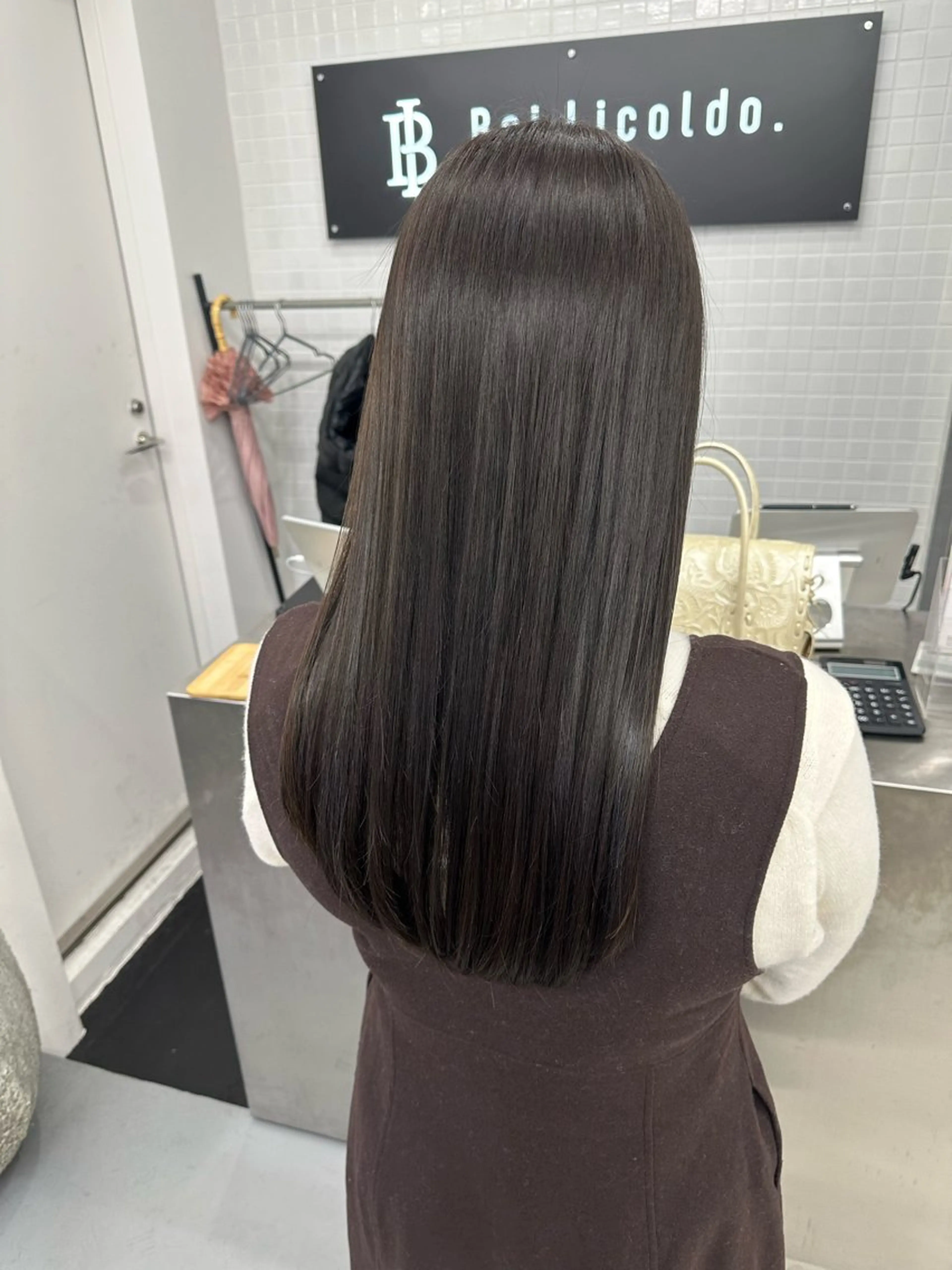 セミロング カラー カット ヘアカラー トリートメント 古田 昂也のヘアスタイル