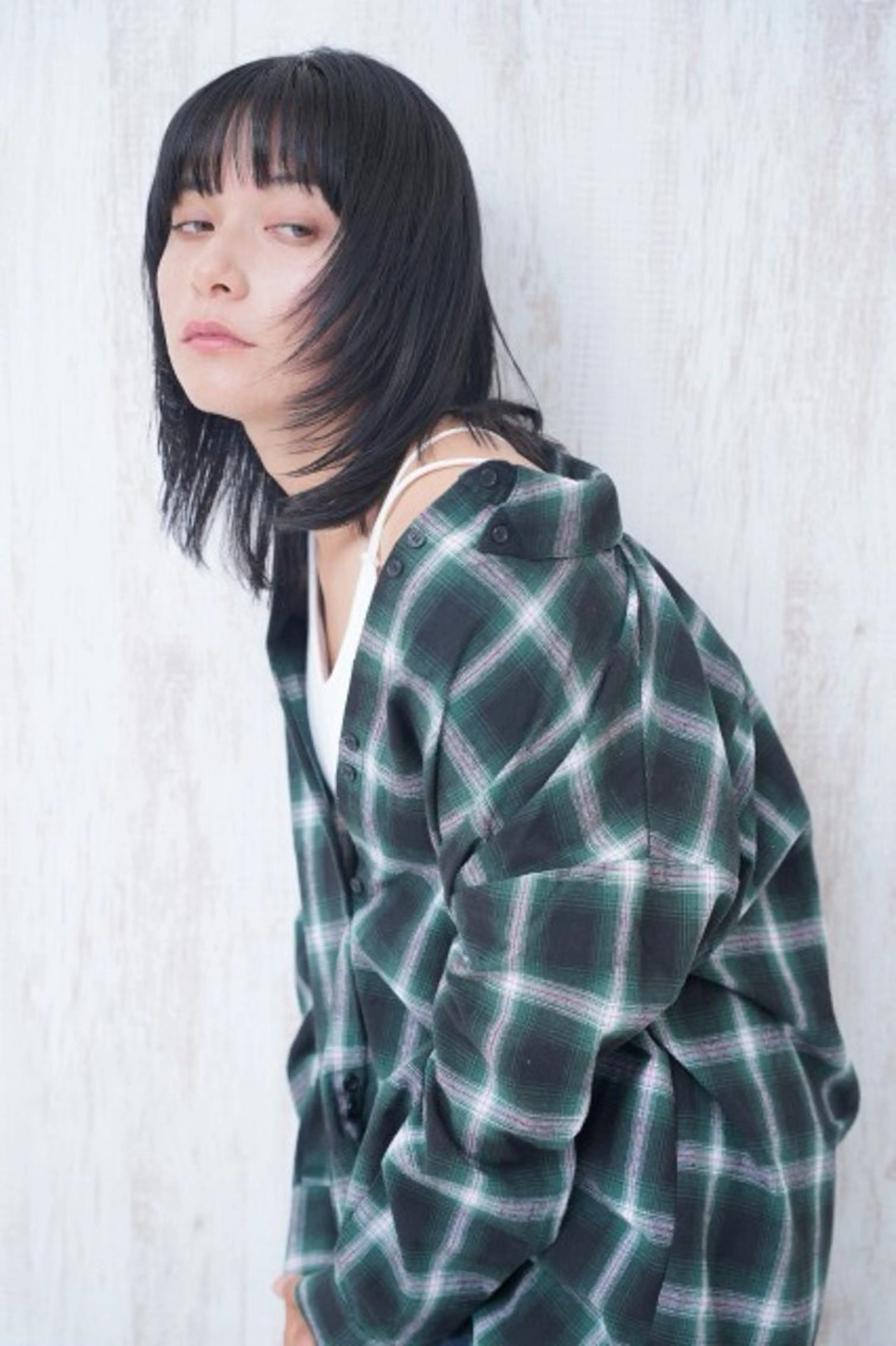 ミディアム 顔周りカット レイヤーカット ウルフカット ウルフレイヤー カット ヘアカラー トリートメント ショートが得意✂️ 藤城建太のヘアスタイル