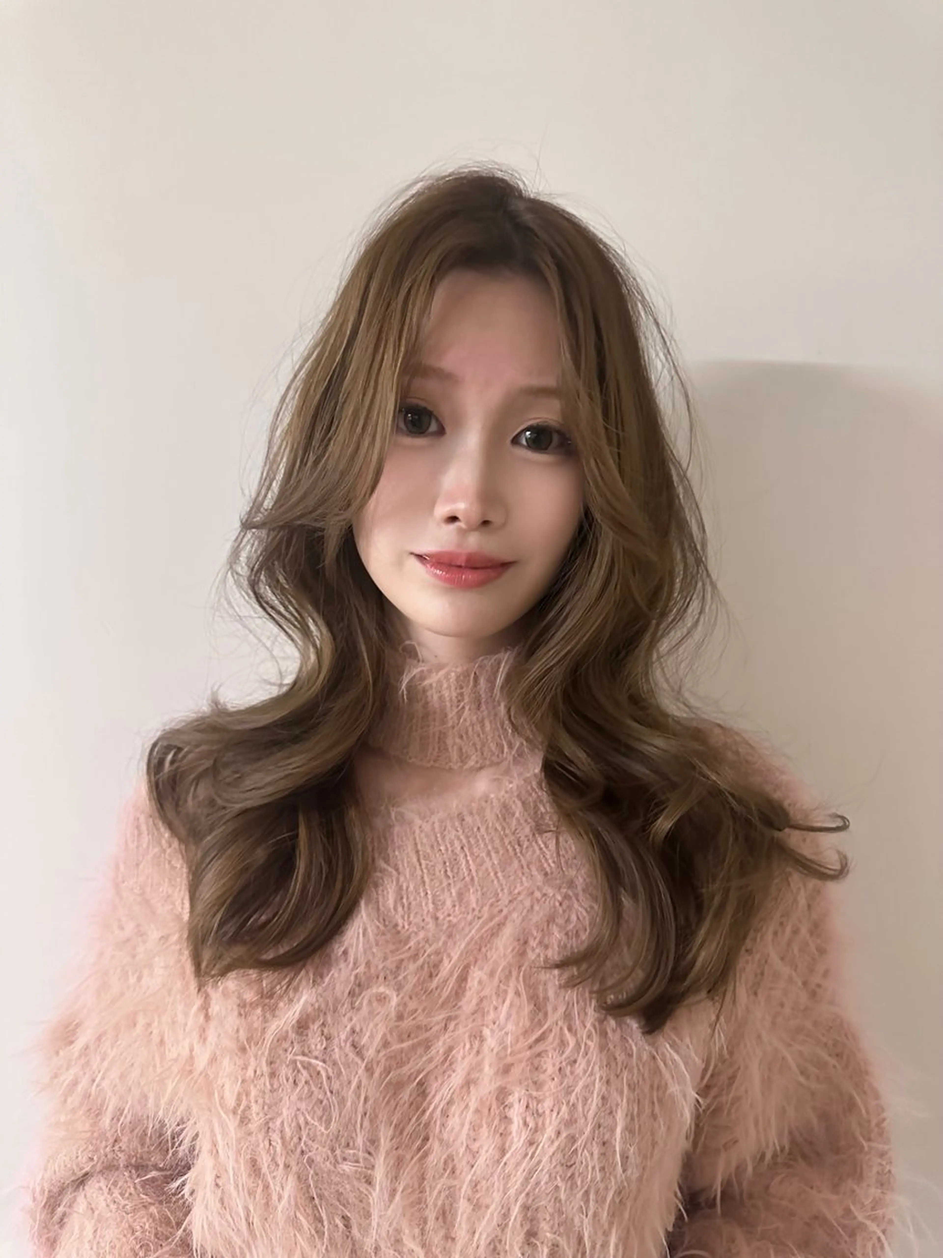 セミロング 中嶋蓮 透明感カラー韓国ヘアのヘアスタイル