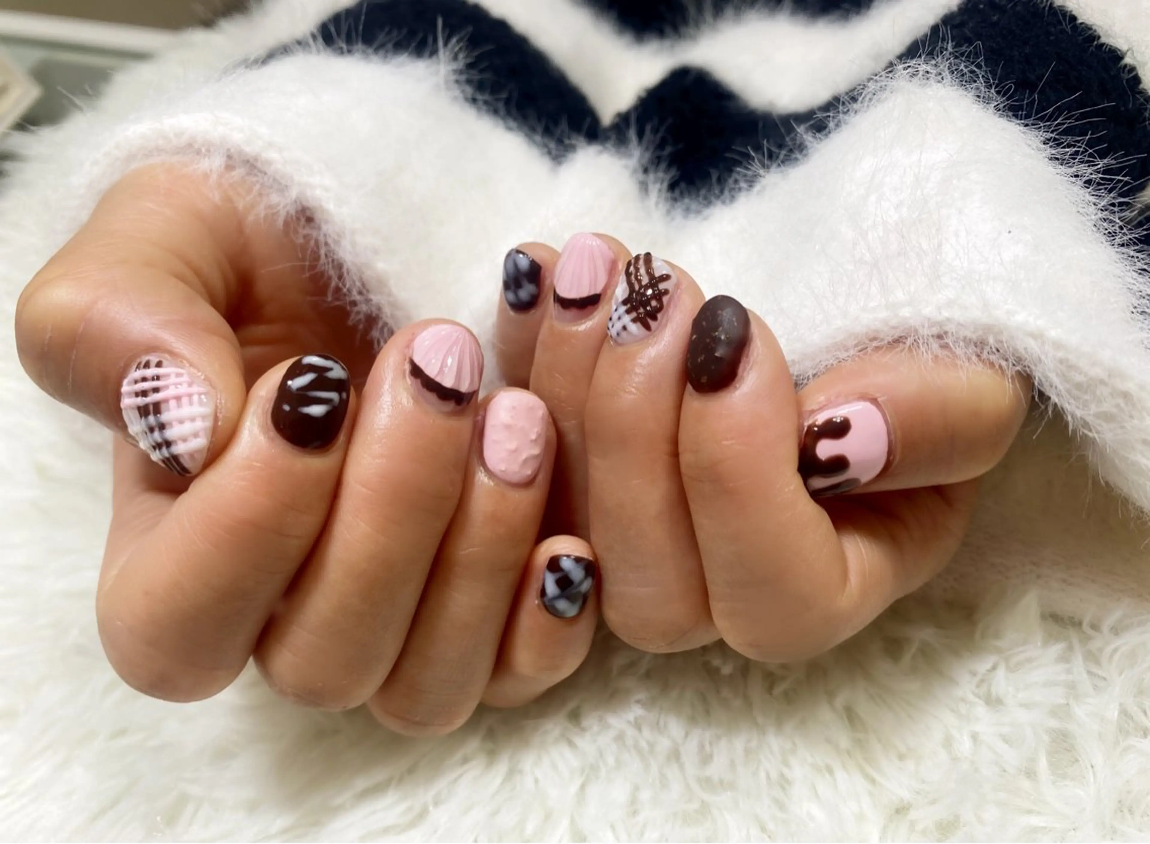 ネイル 持ち込み バレンタイン ハンドネイル ネイルサロン nail_upのネイルデザイン