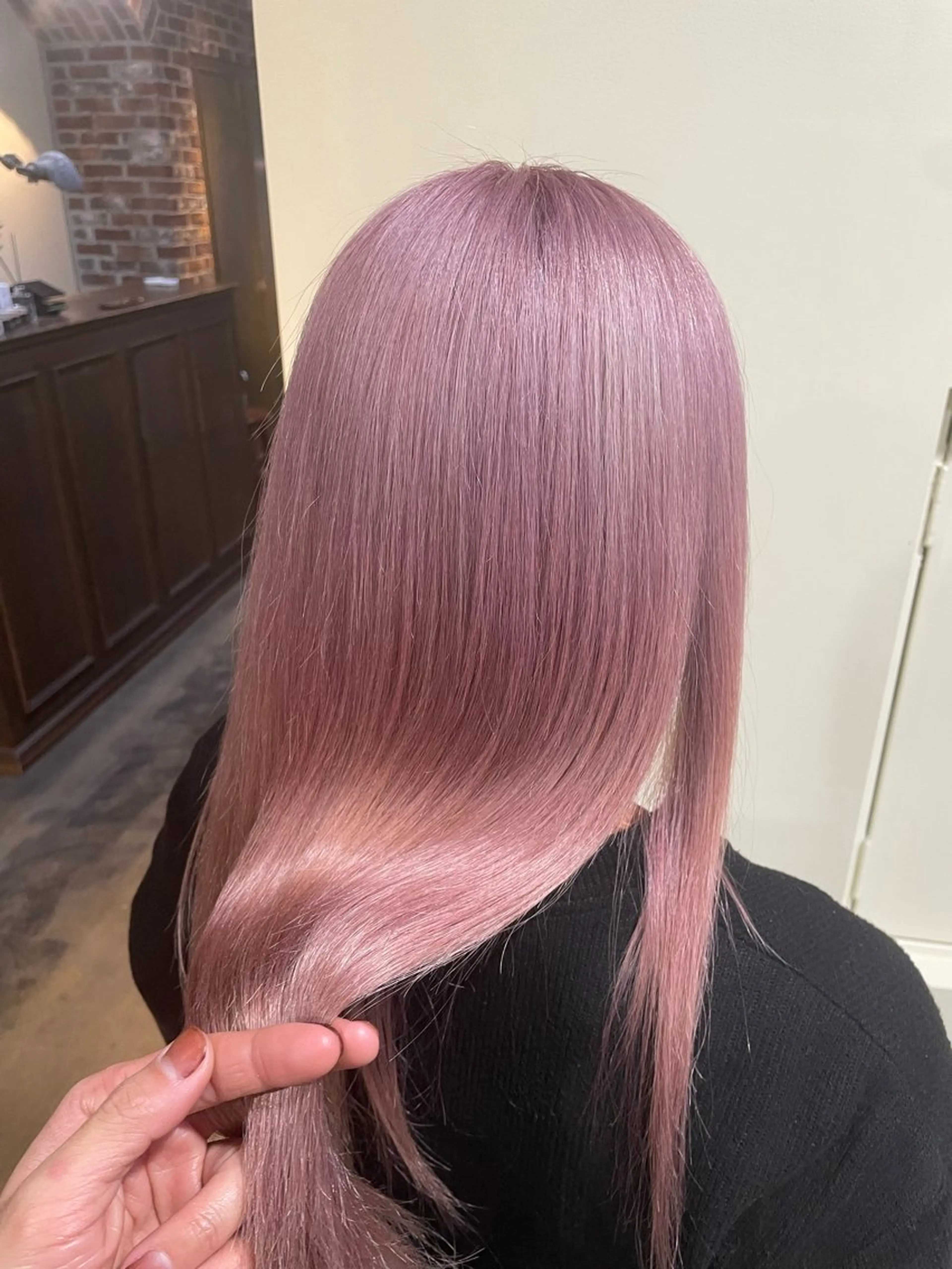 セミロング ヘアカラー 透明感🌱ハイトーン ✨艶髪🫧川﨑 翼のヘアスタイル