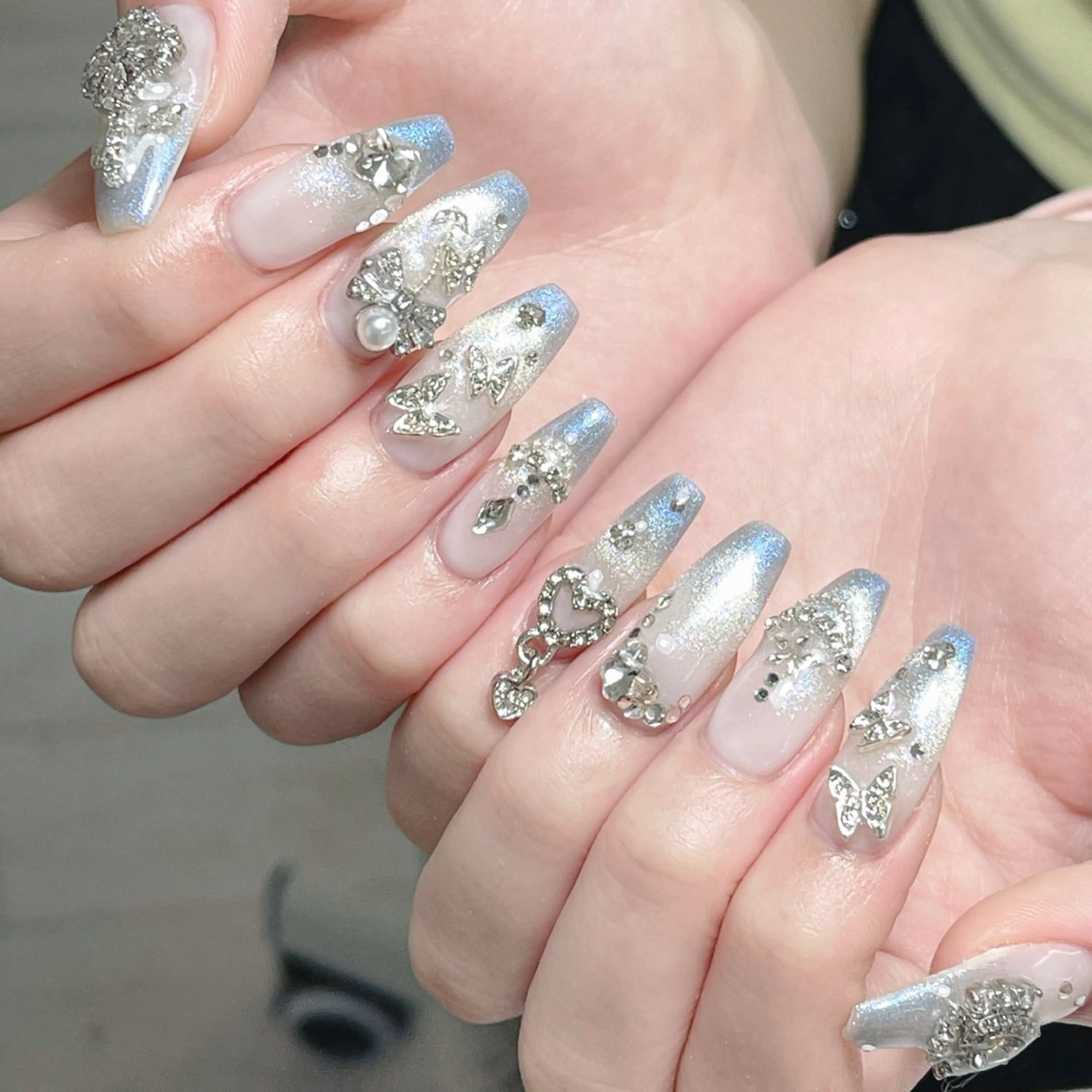 ネイル ハンドネイル Queens ciciのネイルデザイン