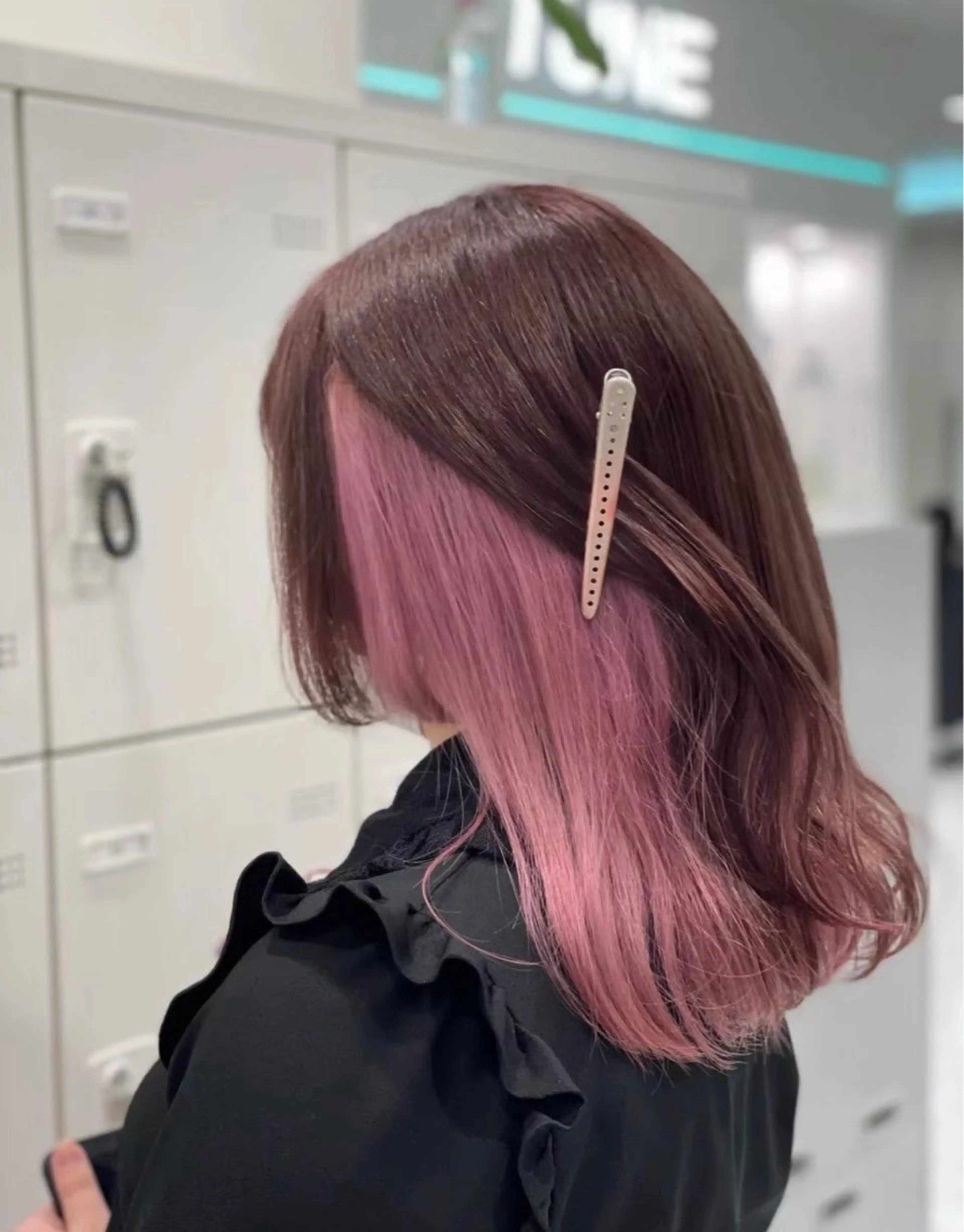 セミロング カラー ヘアアレンジ ミストバング ブリーチ 透明感カラー  フェイスフレーミング ピンクカラー 🫧モテる💗ダメー ジレスハイトーン🫧のヘアスタイル