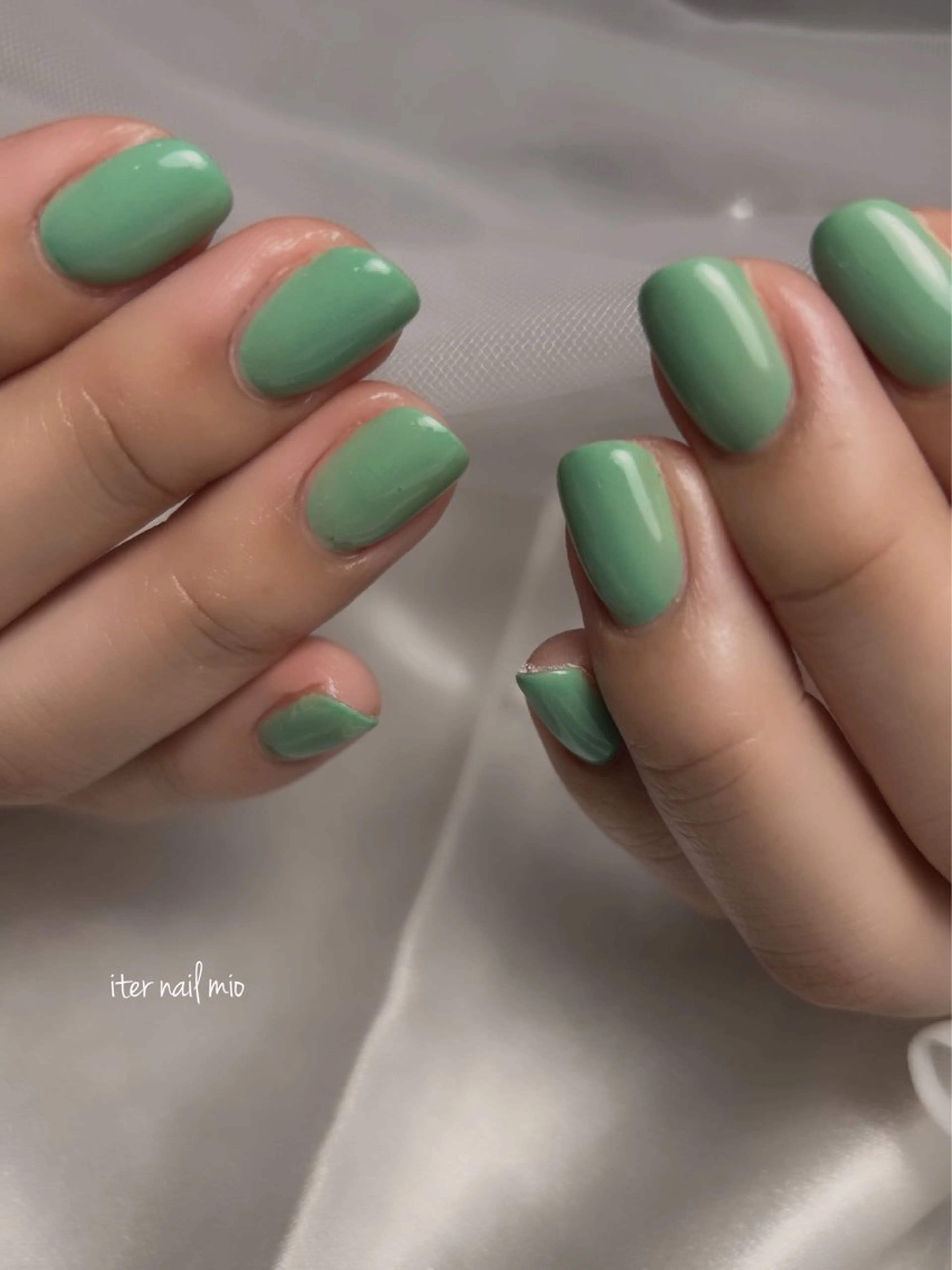 ネイル グリーン 春ネイル ハンドネイル ITER mioのネイルデザイン