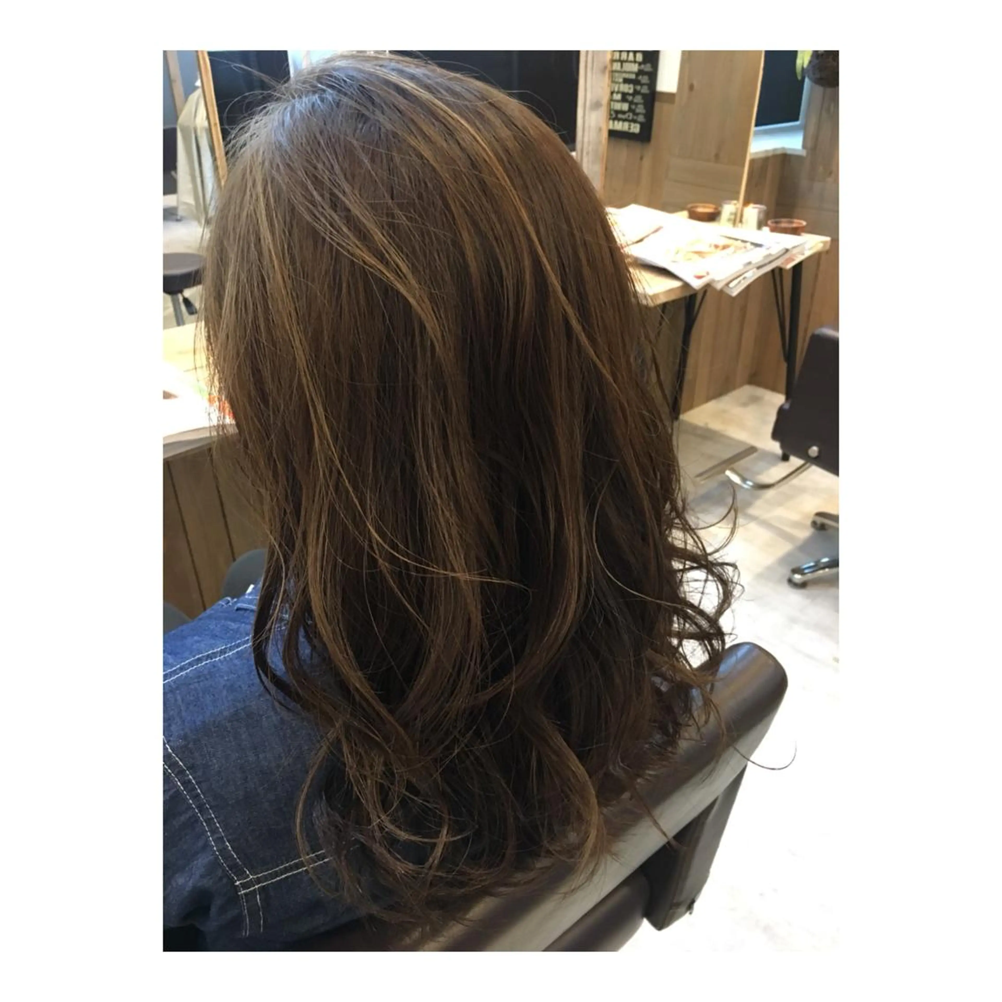 ロング カラー ベージュカラー ハイライトカラー ハイライト 土屋 ゆうこのヘアスタイル