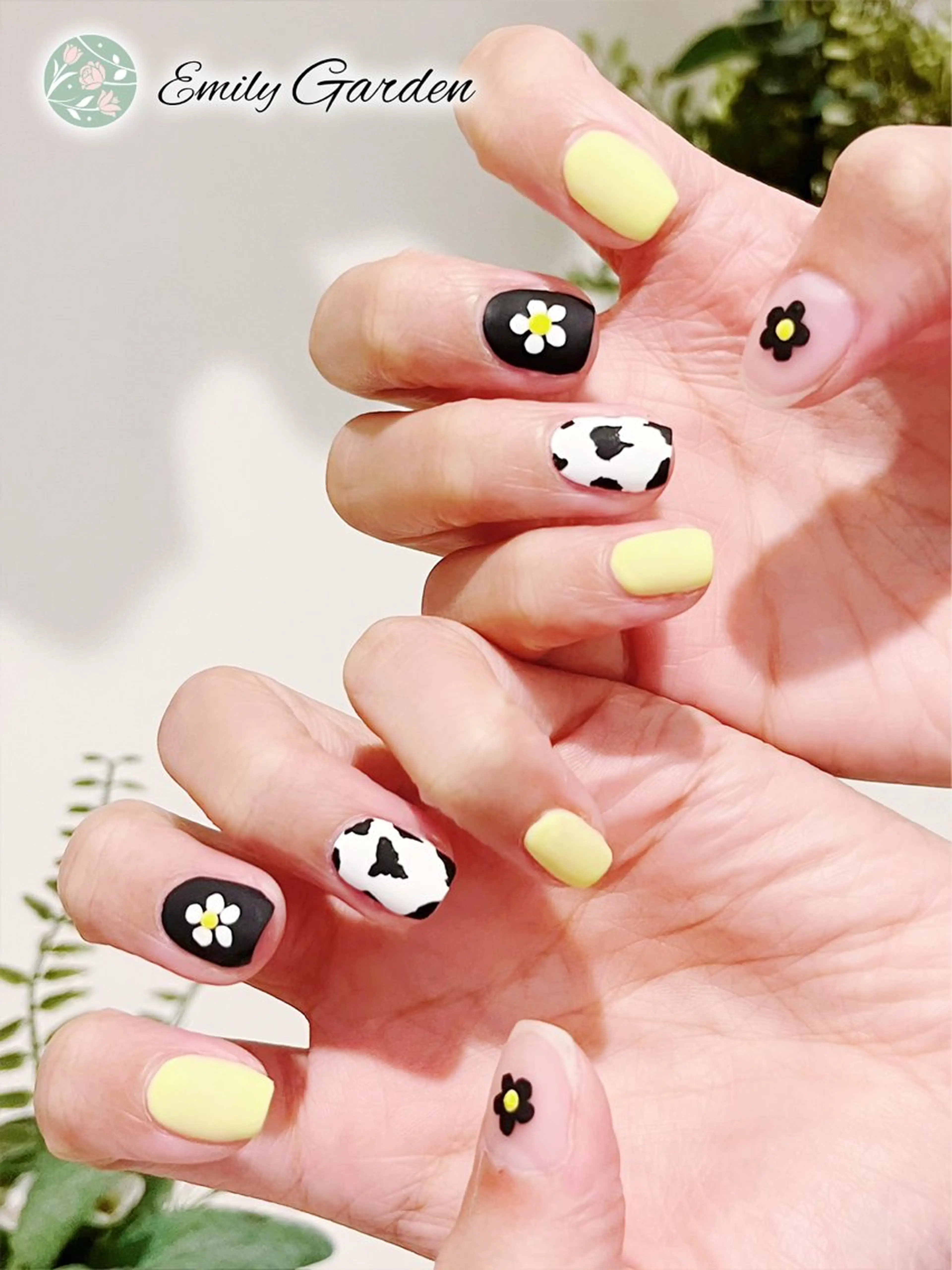 ネイル 持ち込み ハンドネイル Emily Garden 六本木のネイルデザイン