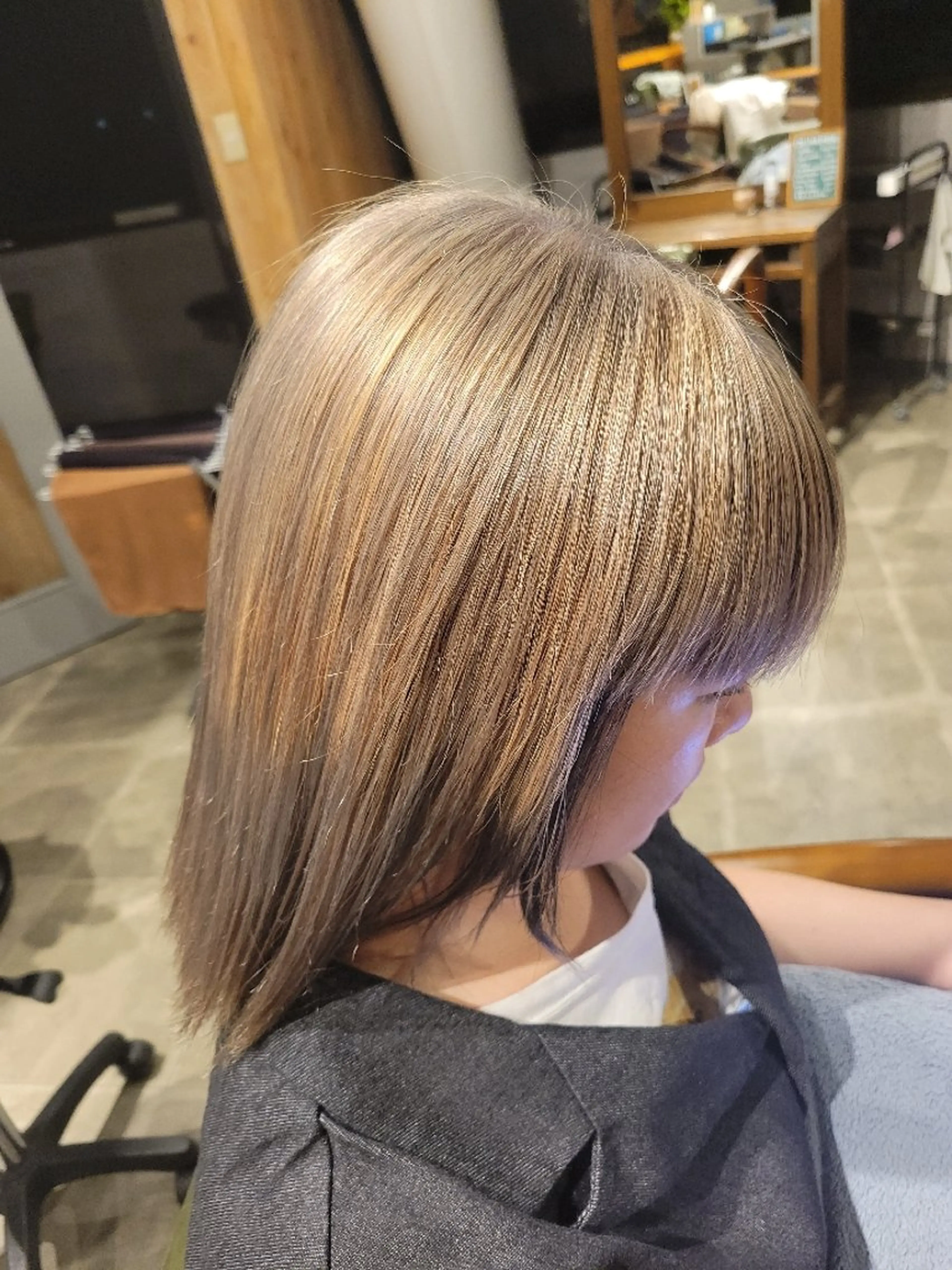 セミロング カット ヘアカラー La fith elua 武庫之荘店所属・山口 そらのヘアスタイル