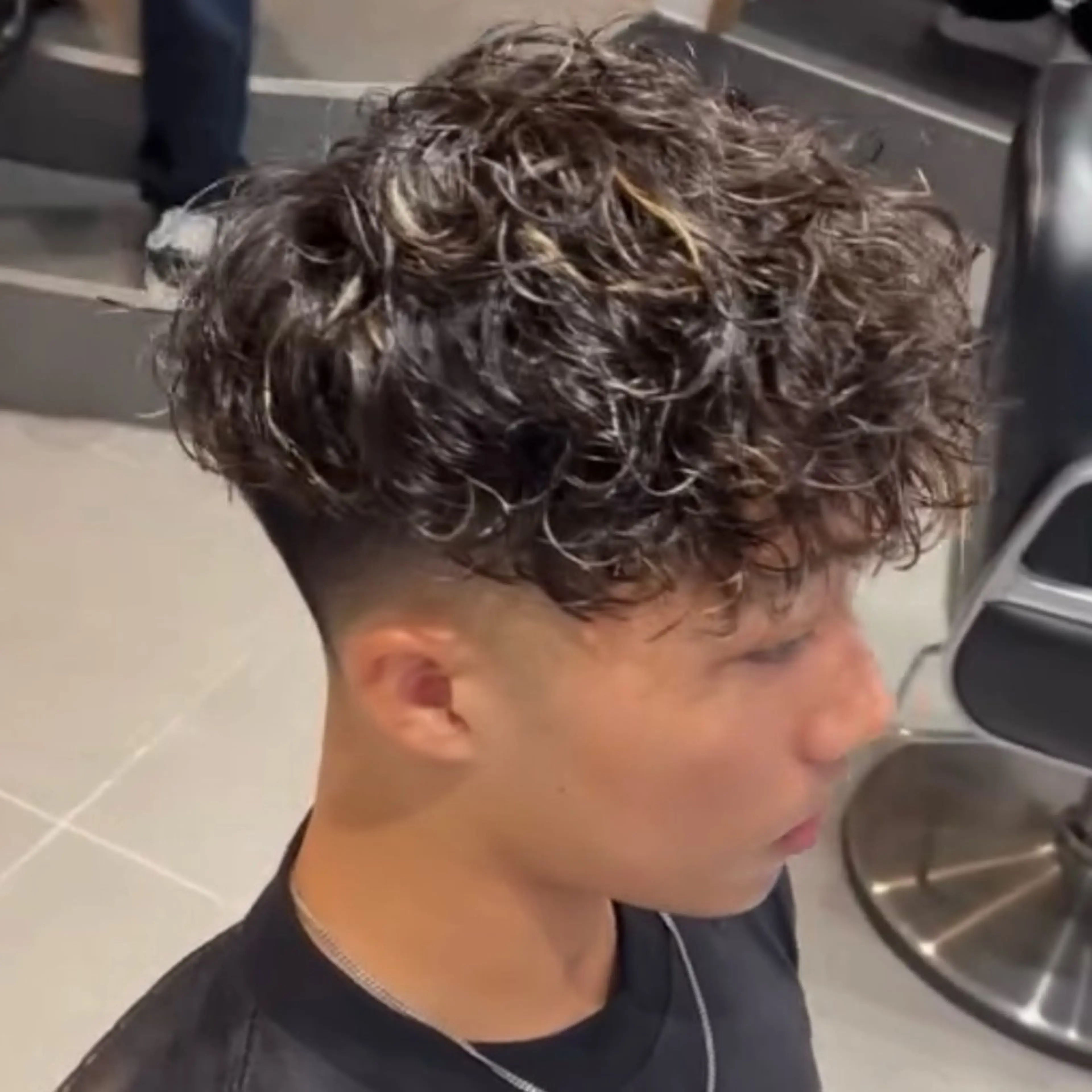 メンズ スペインカール メンズ専門/パーマ 特化/栄/北出瑞貴のヘアスタイル