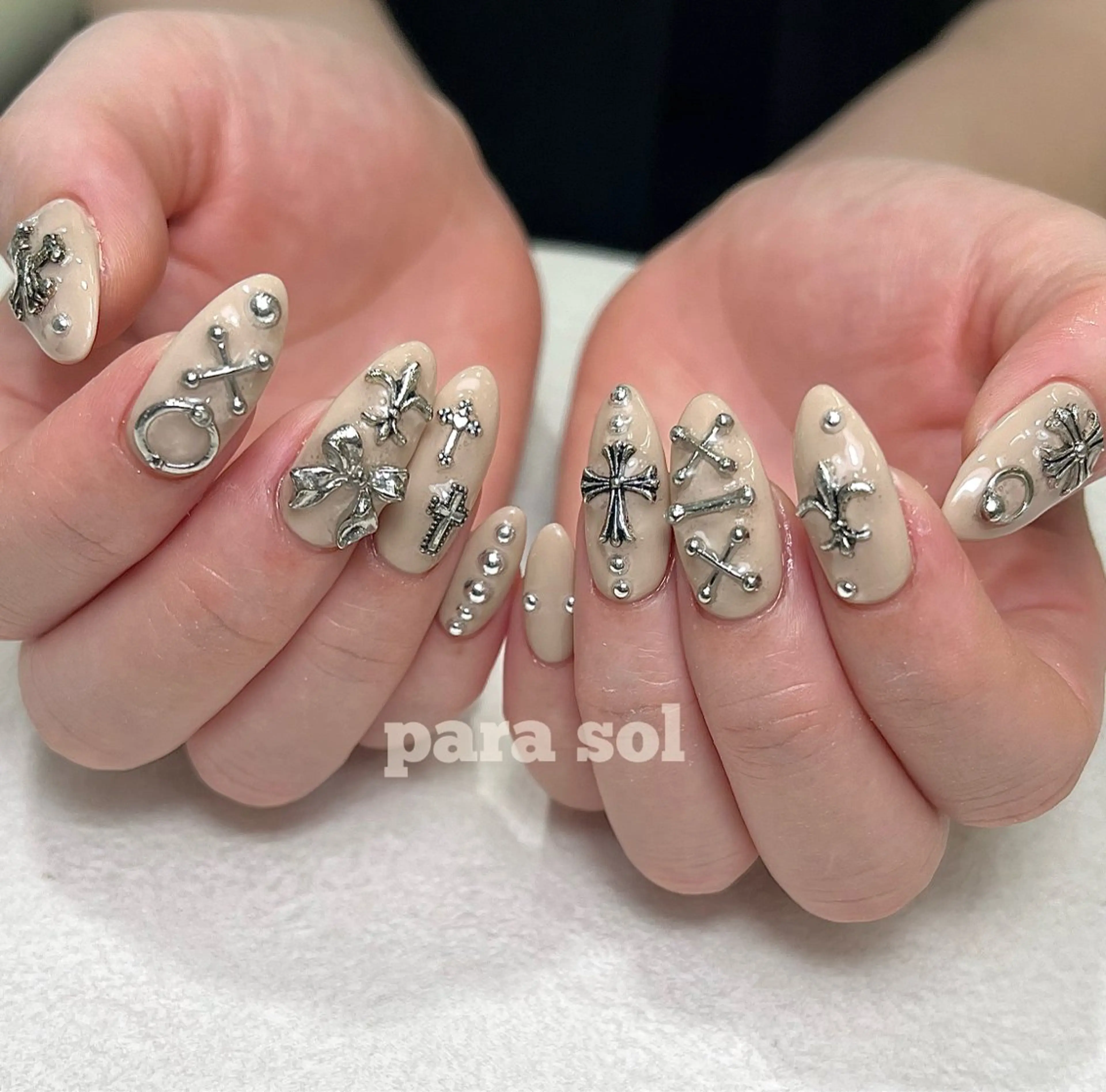 ネイル ジェルネイル パラジェル シルバー ハンドネイル フットネイル Para Sol nail　Maoのネイルデザイン