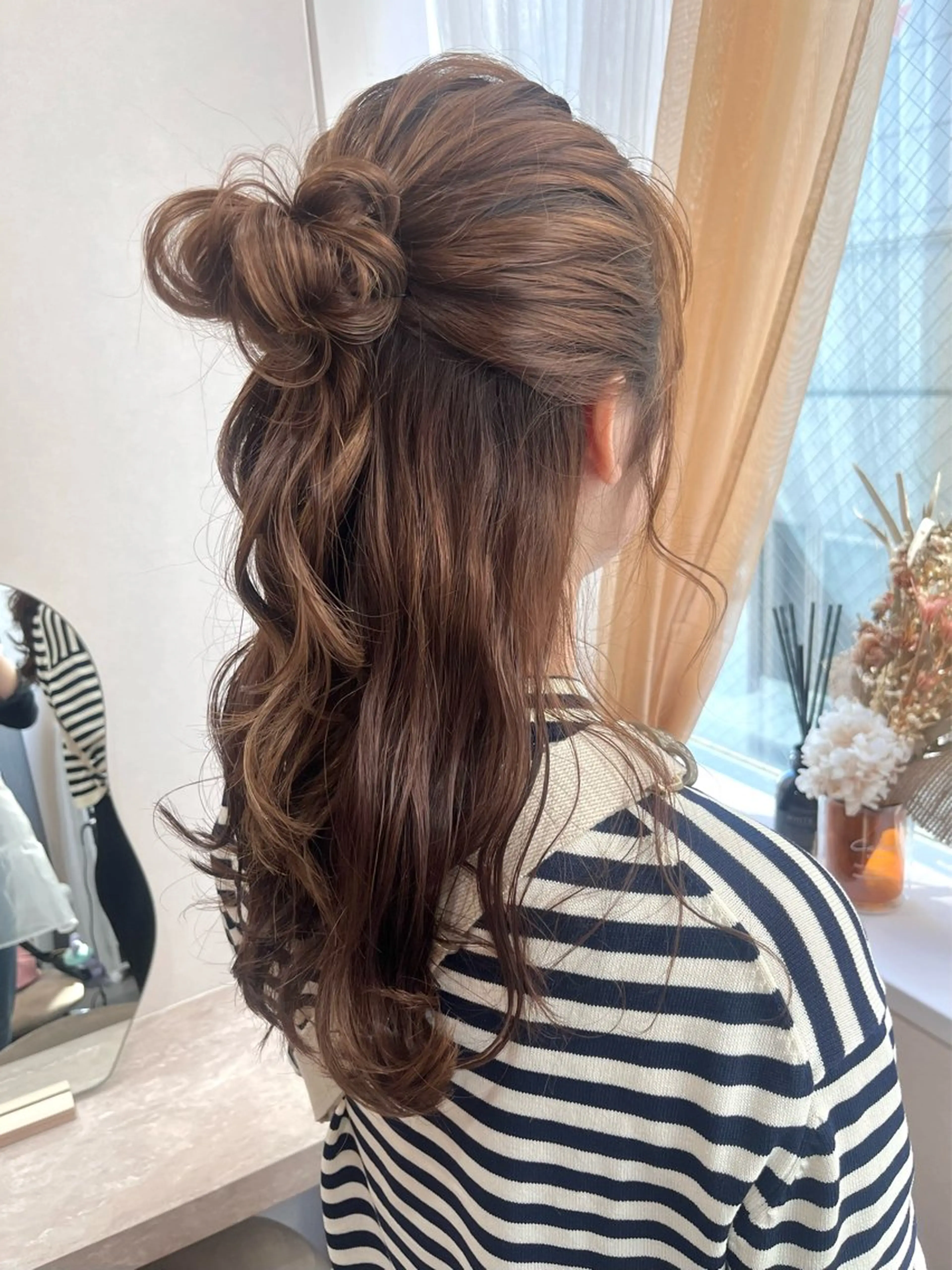 セミロング ヘアアレンジ ハーフアップ お団子ヘア Mila Akariのヘアスタイル