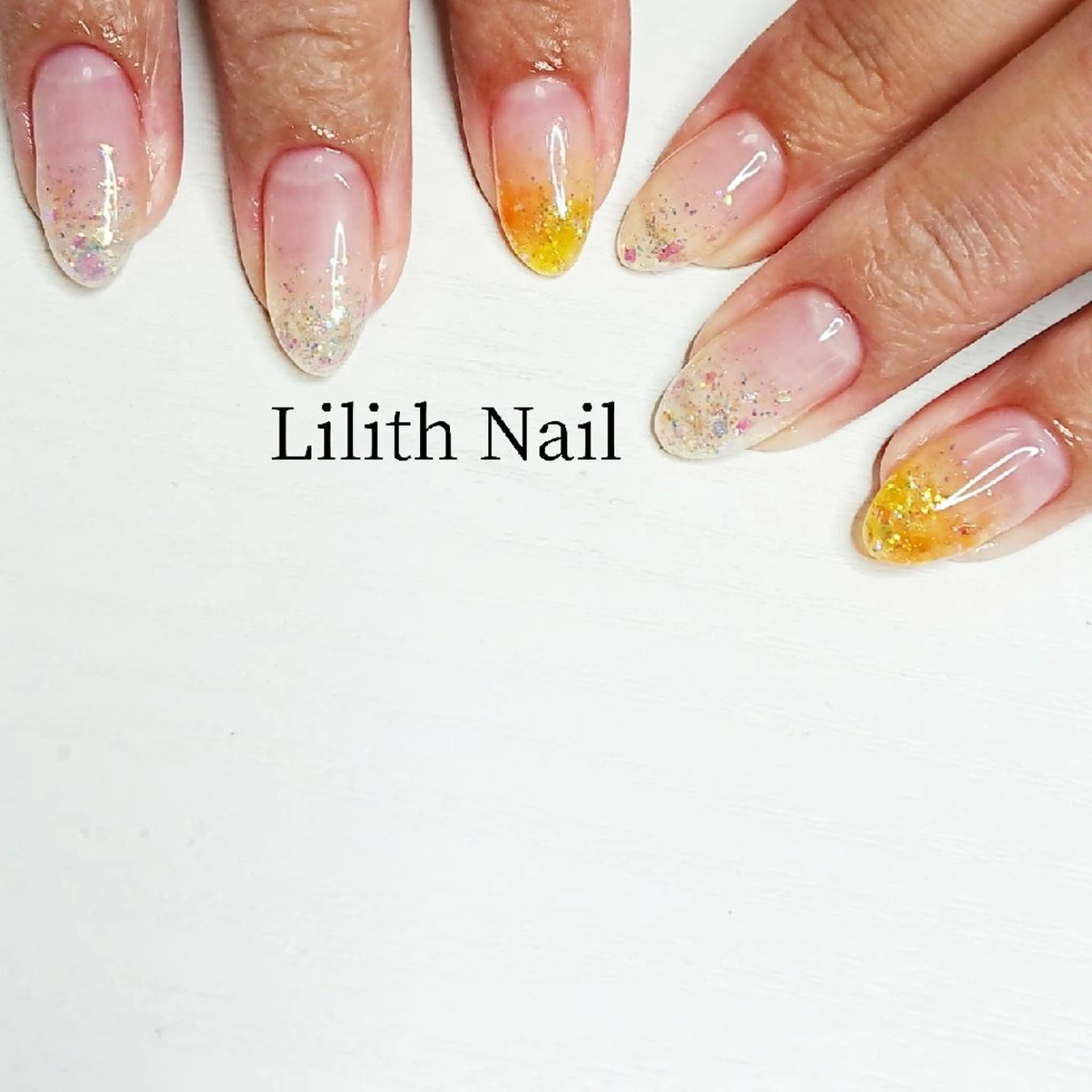 ネイル グラデーション ラメ(グリッター) ラメグラデーション ハンドネイル Lilith Nailのネイルデザイン