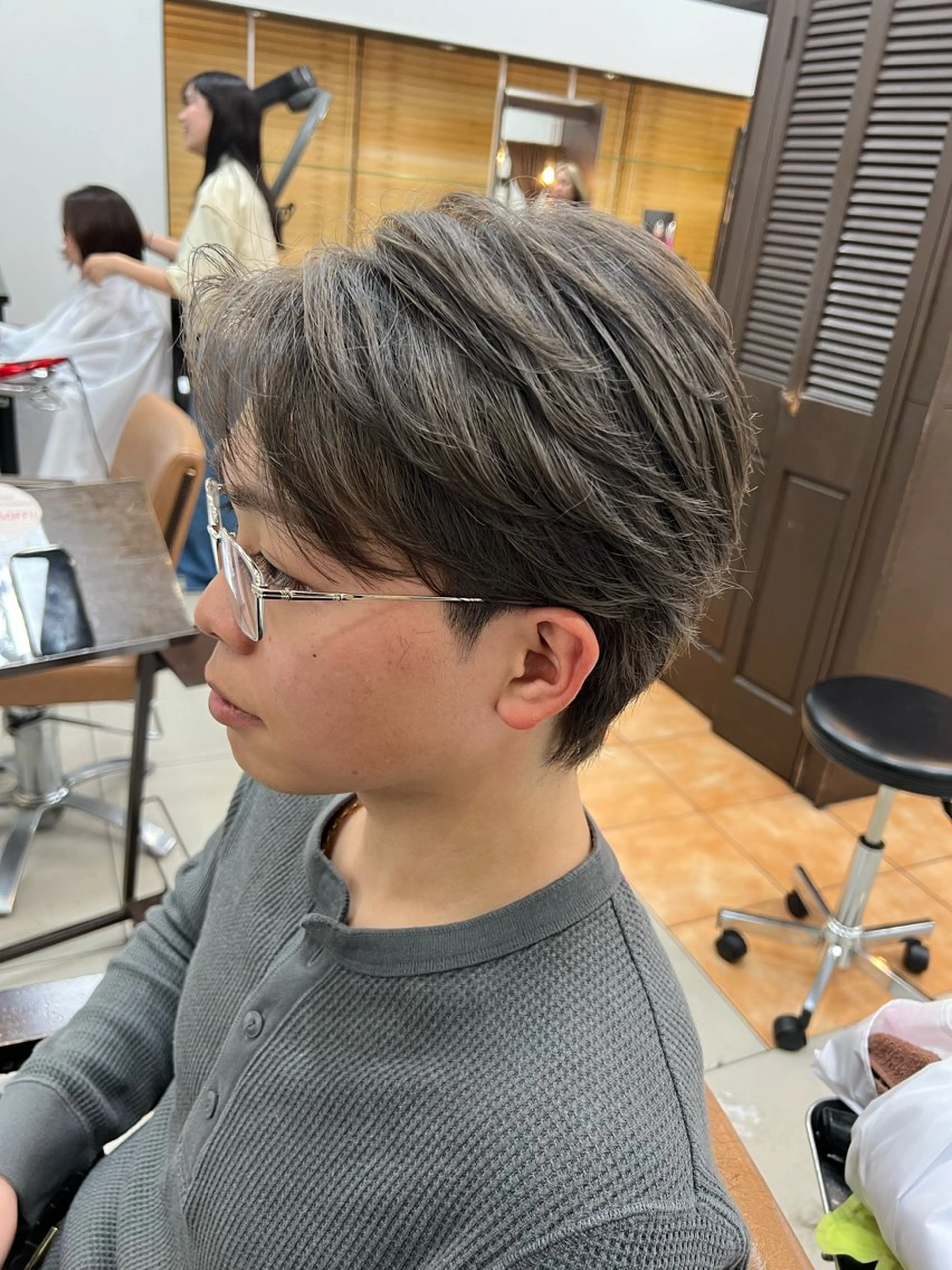 期間限定❗️ メンズカット+ブリーチカラー+ケアトリートメントの写真