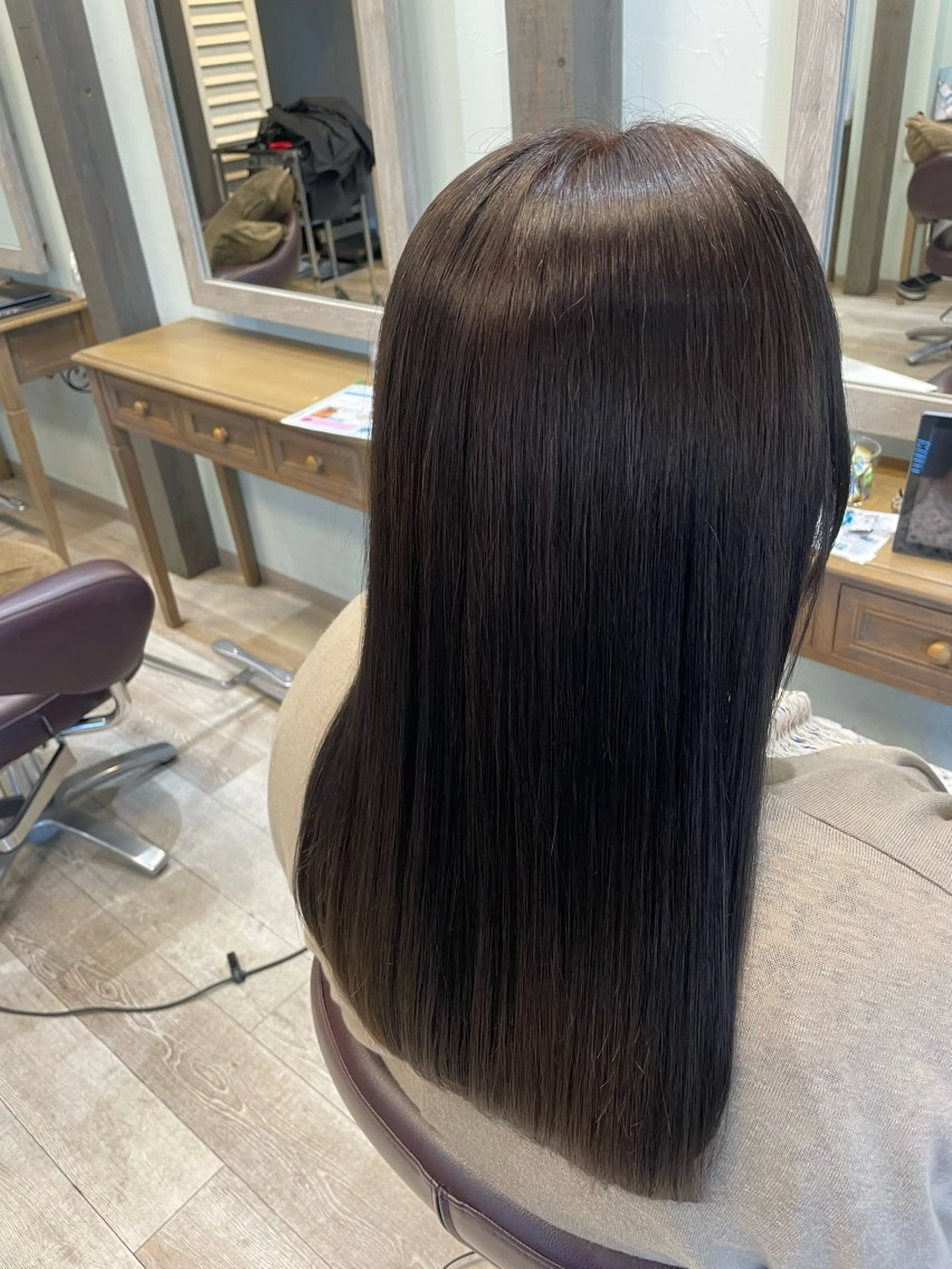 ロング カラー カット ヘアカラー 縮毛矯正 トリートメント 疋田 有莉のヘアスタイル