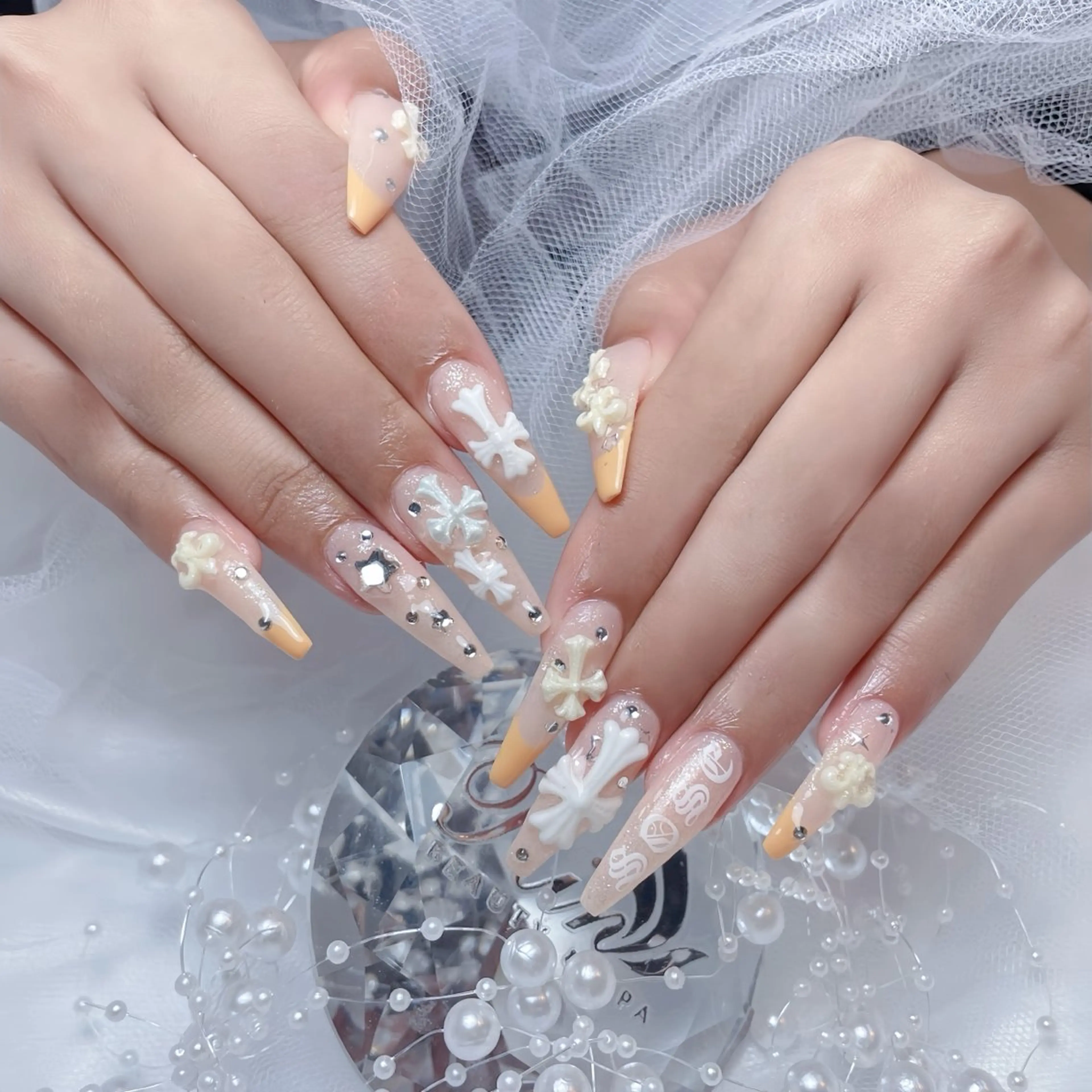 ネイル アートネイル チークネイル ジェルネイル ロングネイル マグネットネイル ハンドネイル Rin Nail 新大久保店のネイルデザイン