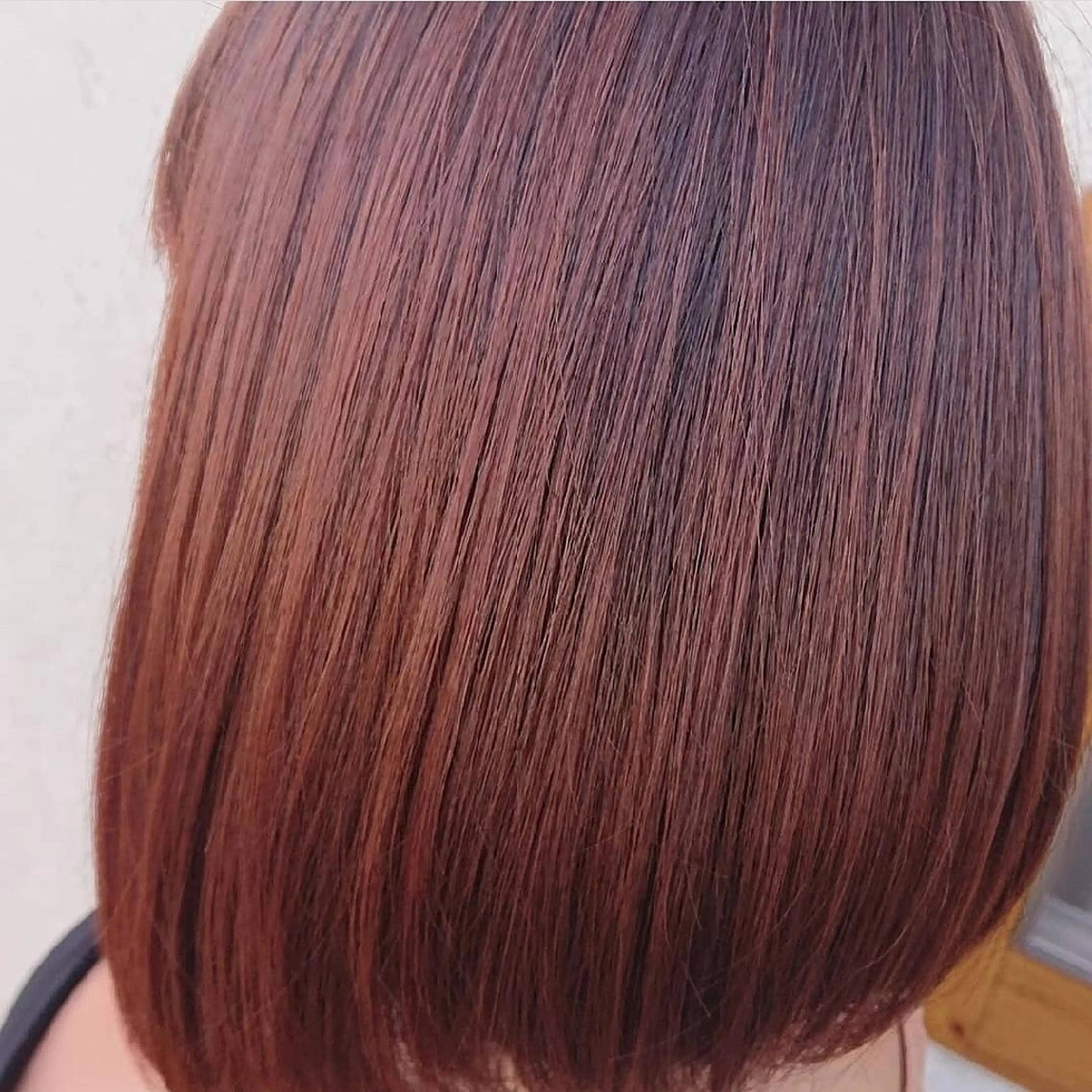 ショート カラー ブラウンカラー レッドカラー レッドブラウン 西田 理沙のヘアスタイル