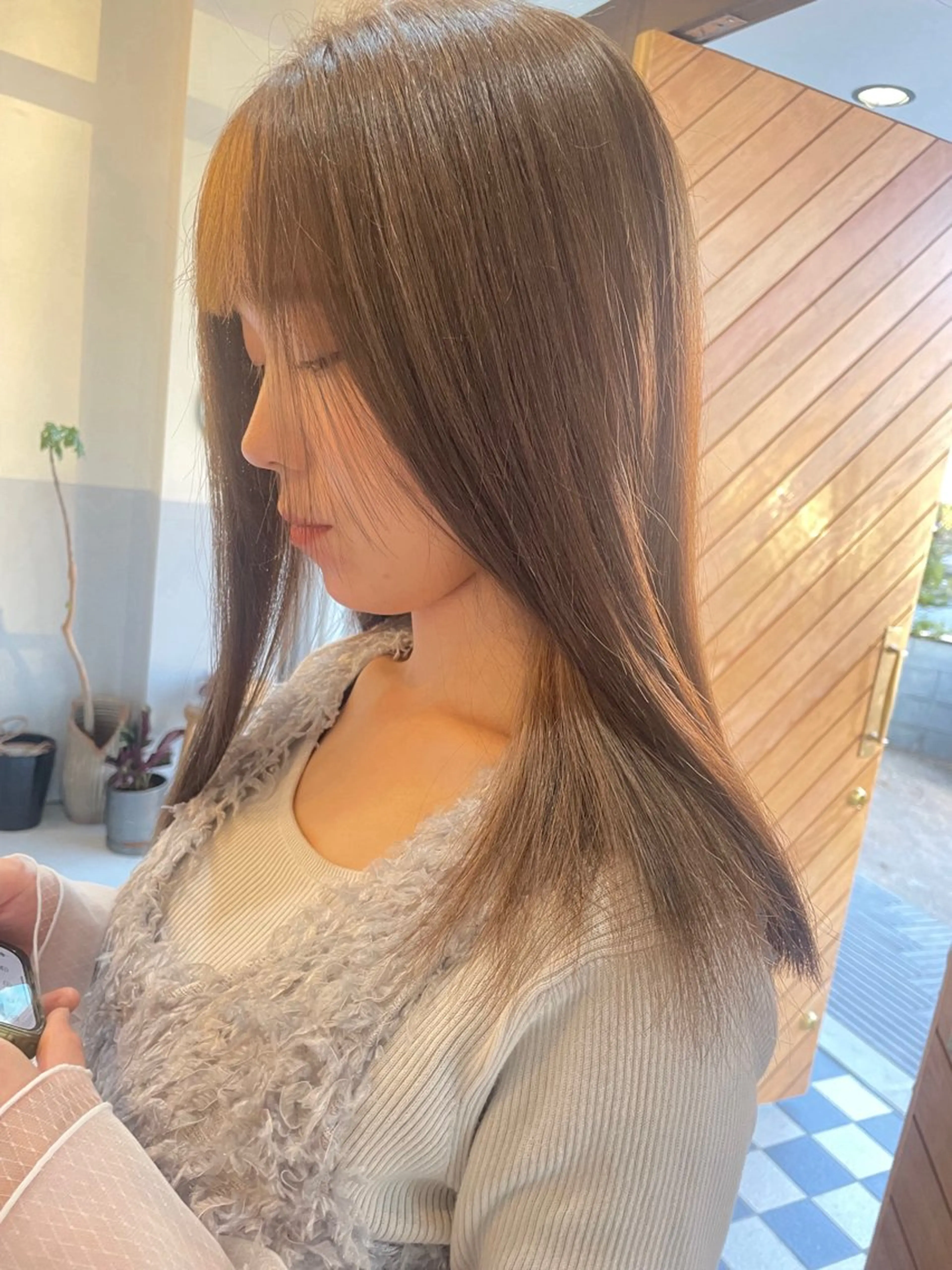 セミロング 小久保 里紗のヘアスタイル