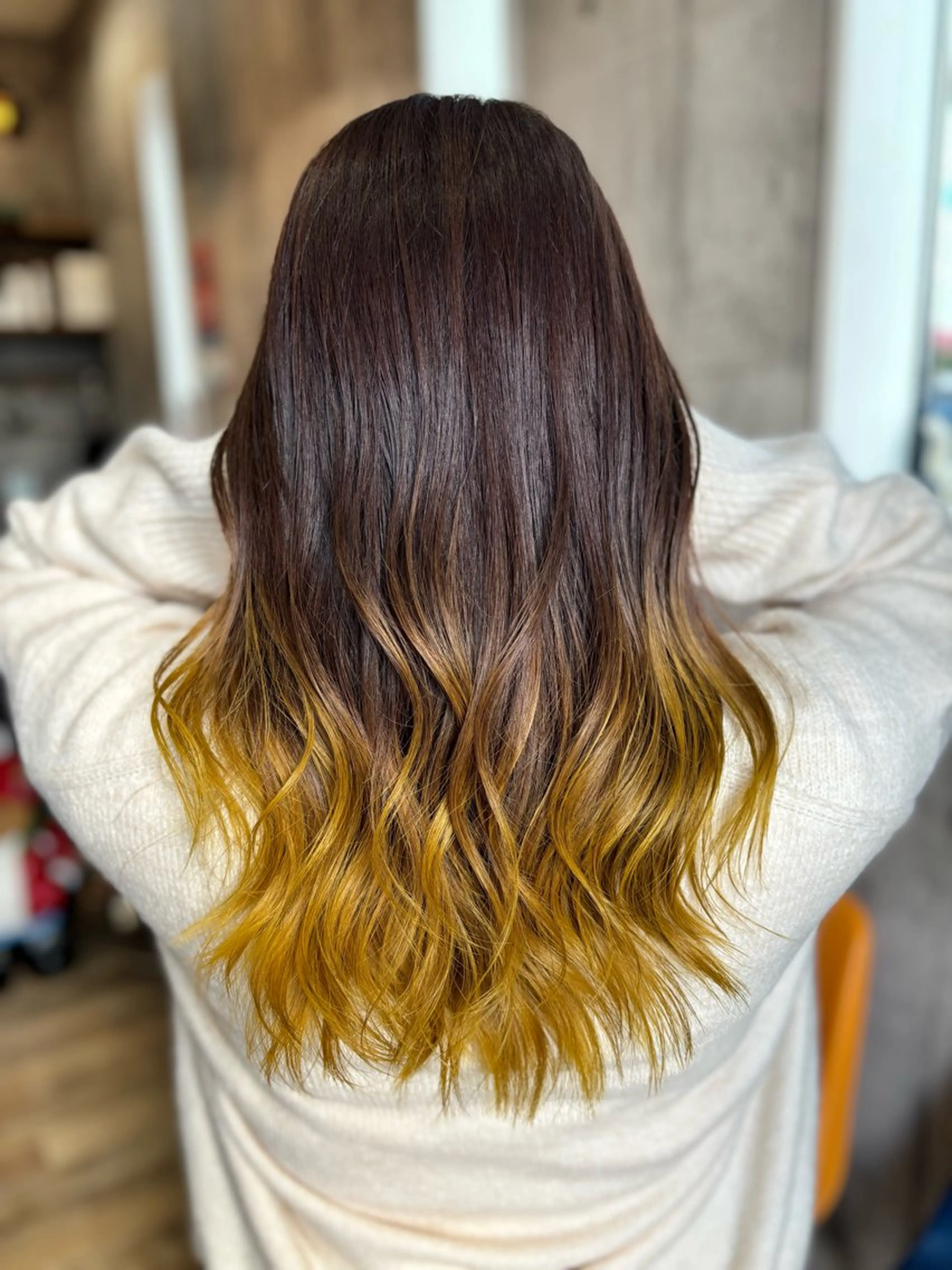セミロング yoshihara yuukiのヘアスタイル