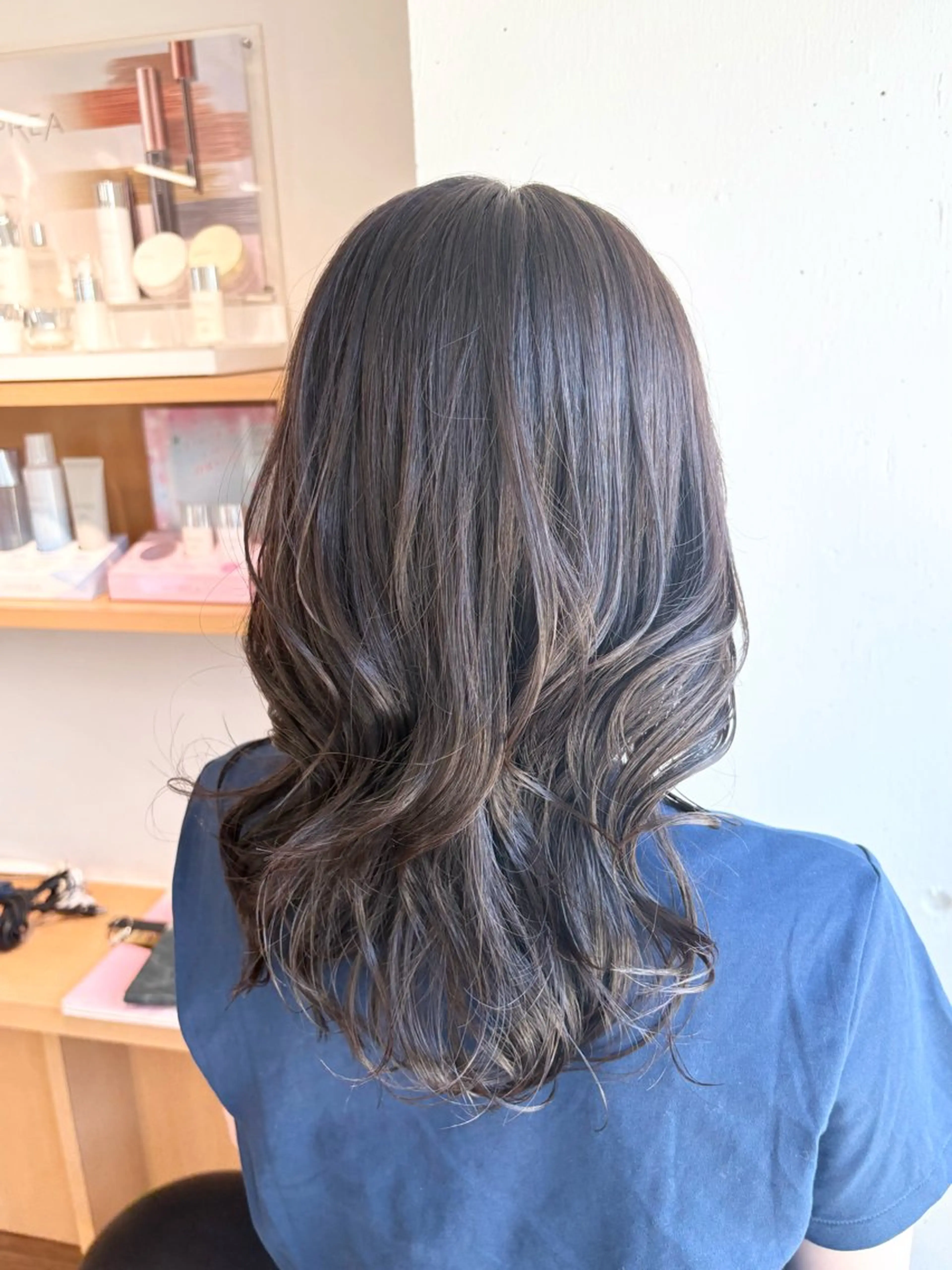 ミディアム カラー 村上 遼華のヘアスタイル