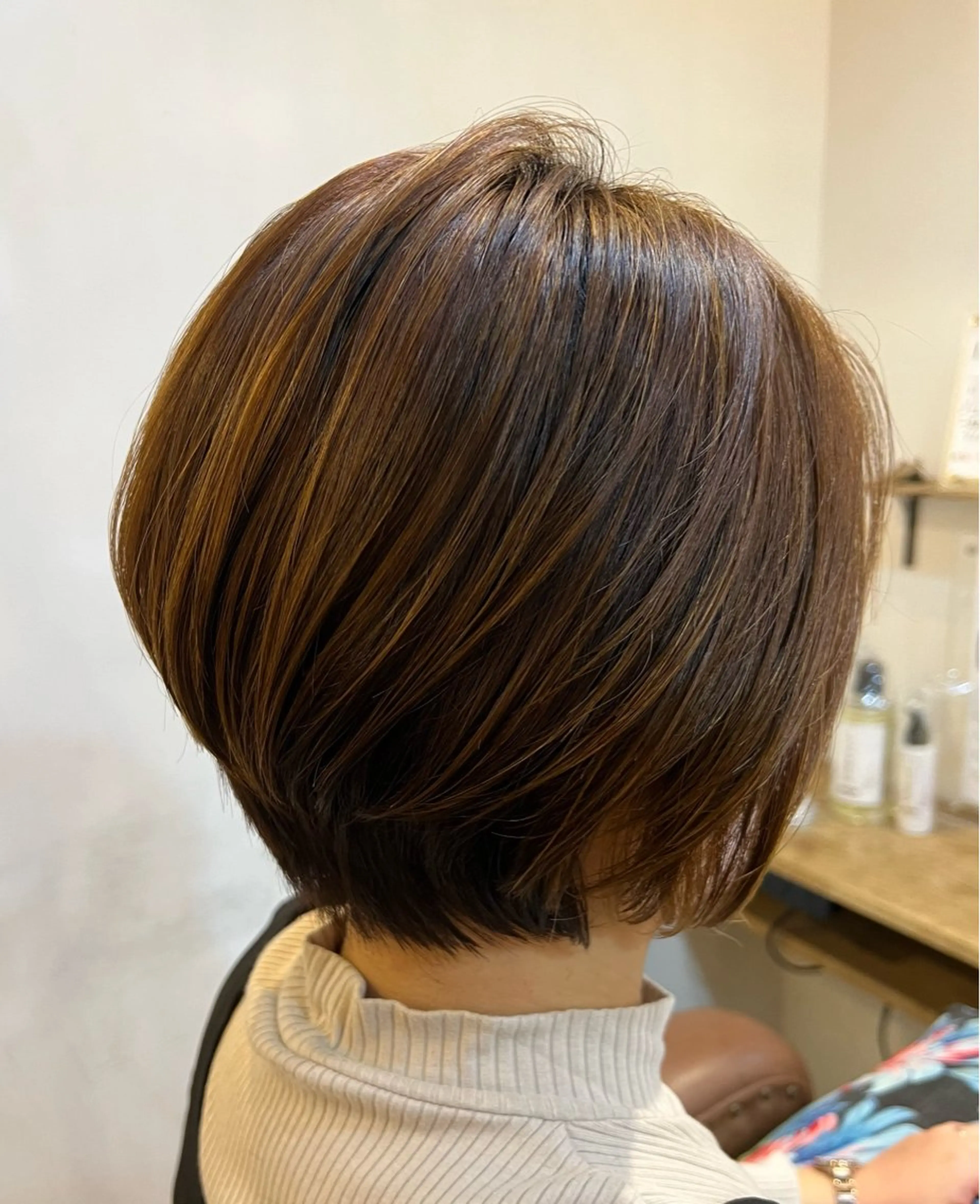 ショート カラー ショートボブ ハイライトカラー ボブ ハイライト ショートヘア 小澤 真理子 ☀️アメリシュシュのヘアスタイル