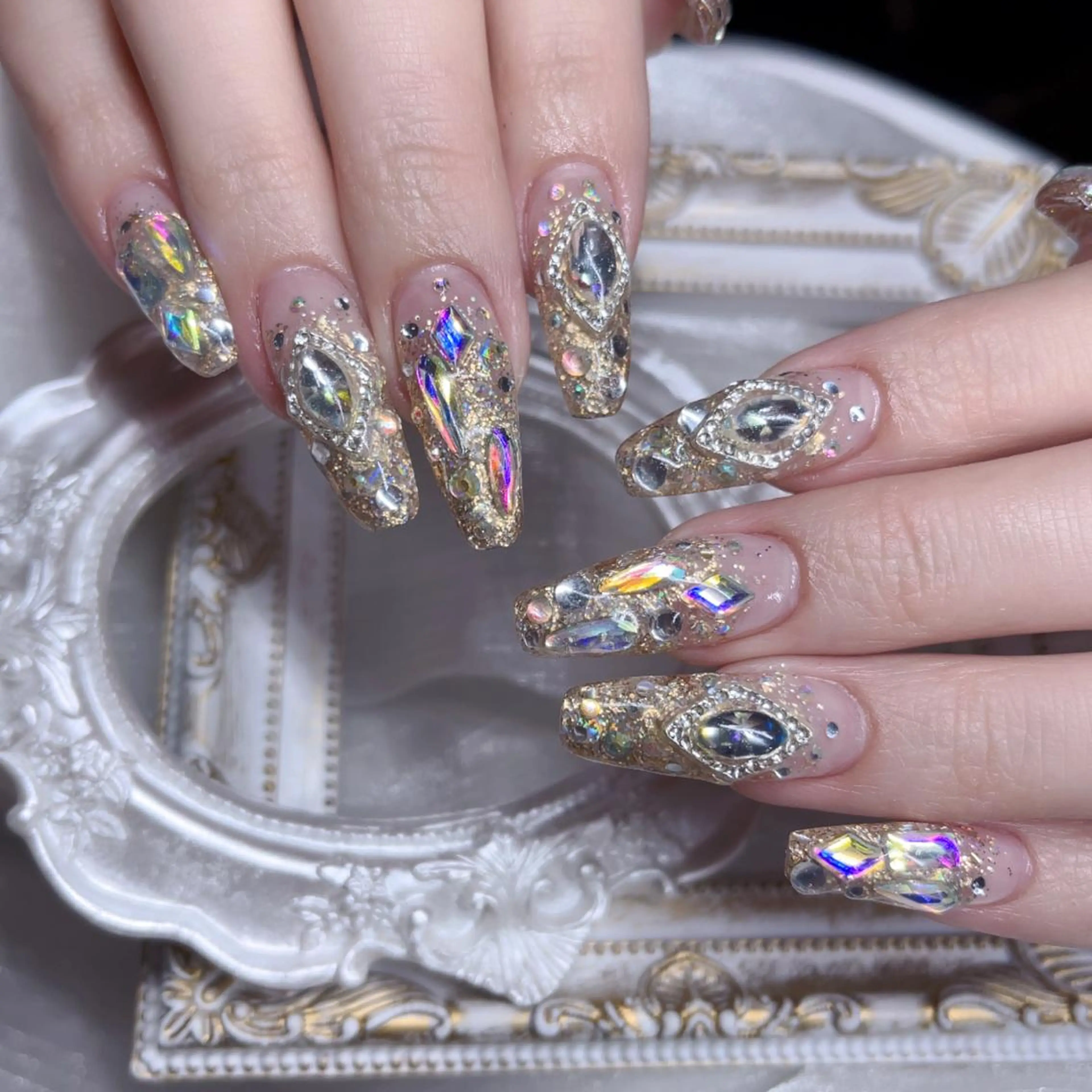 ネイル ハンドネイル Queens ciciのネイルデザイン