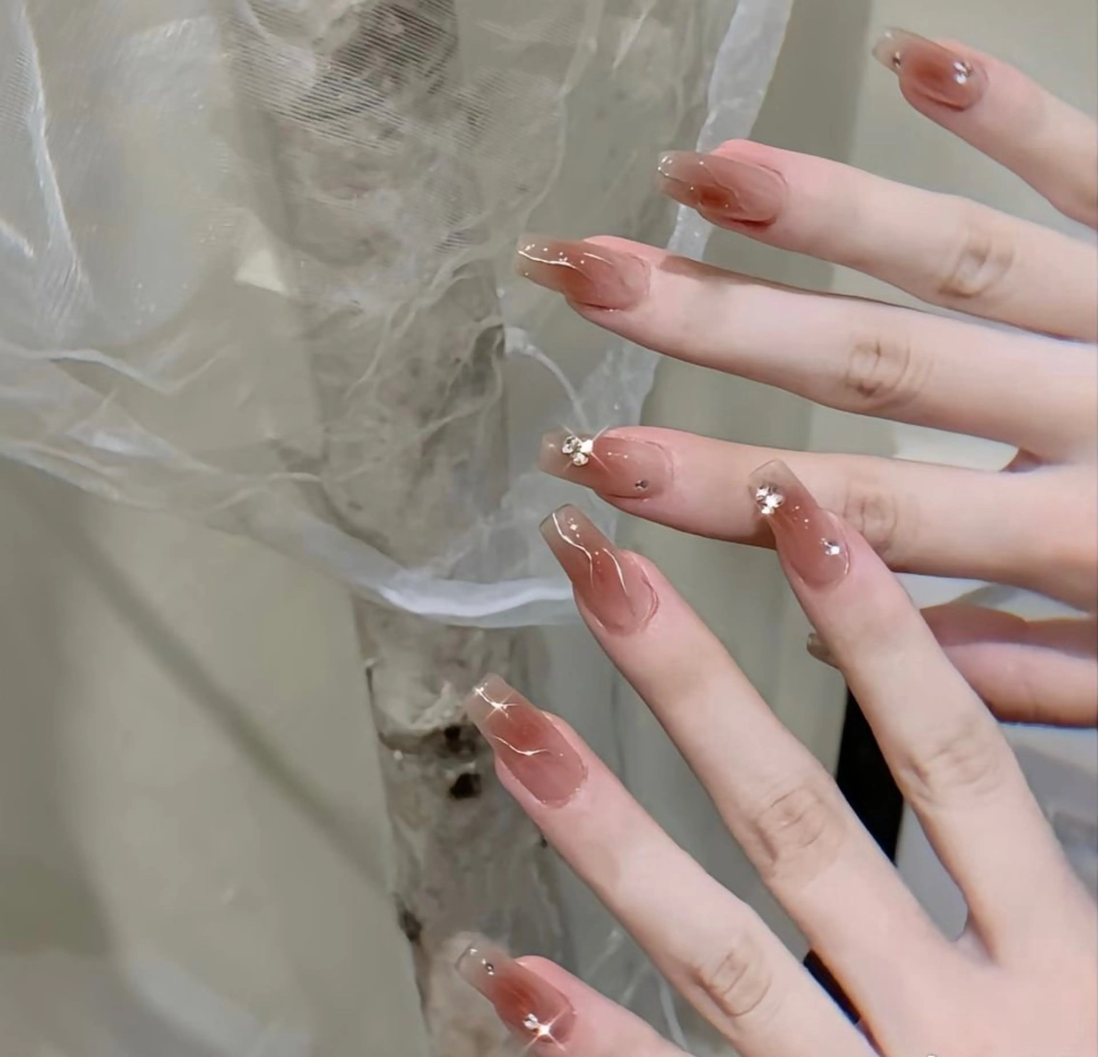 ネイル ハンドネイル ハンドケア More Glam渋谷店のネイルデザイン