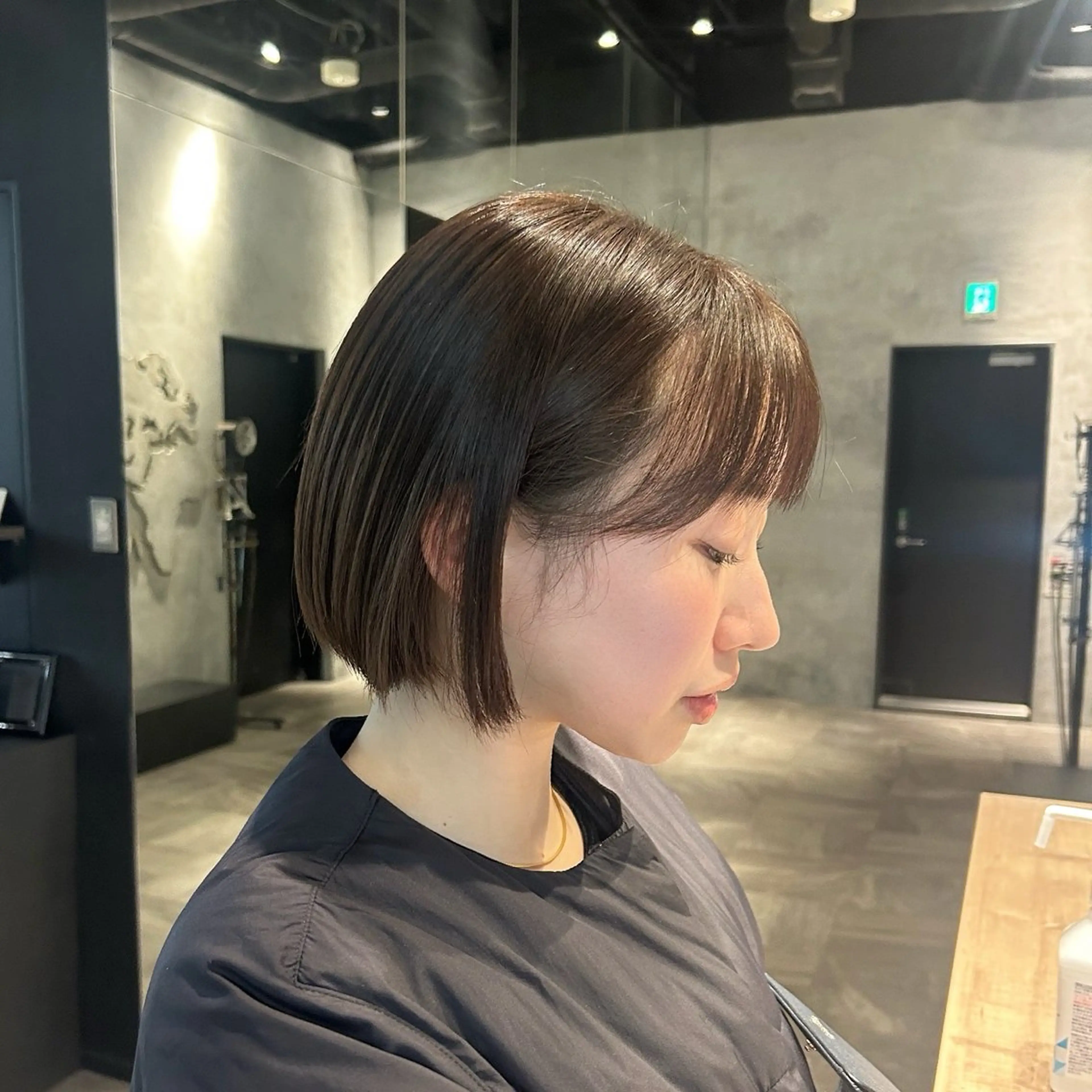 ショート カラー レイヤー/ボブ/透明 感カラー/佐藤奈由のヘアスタイル