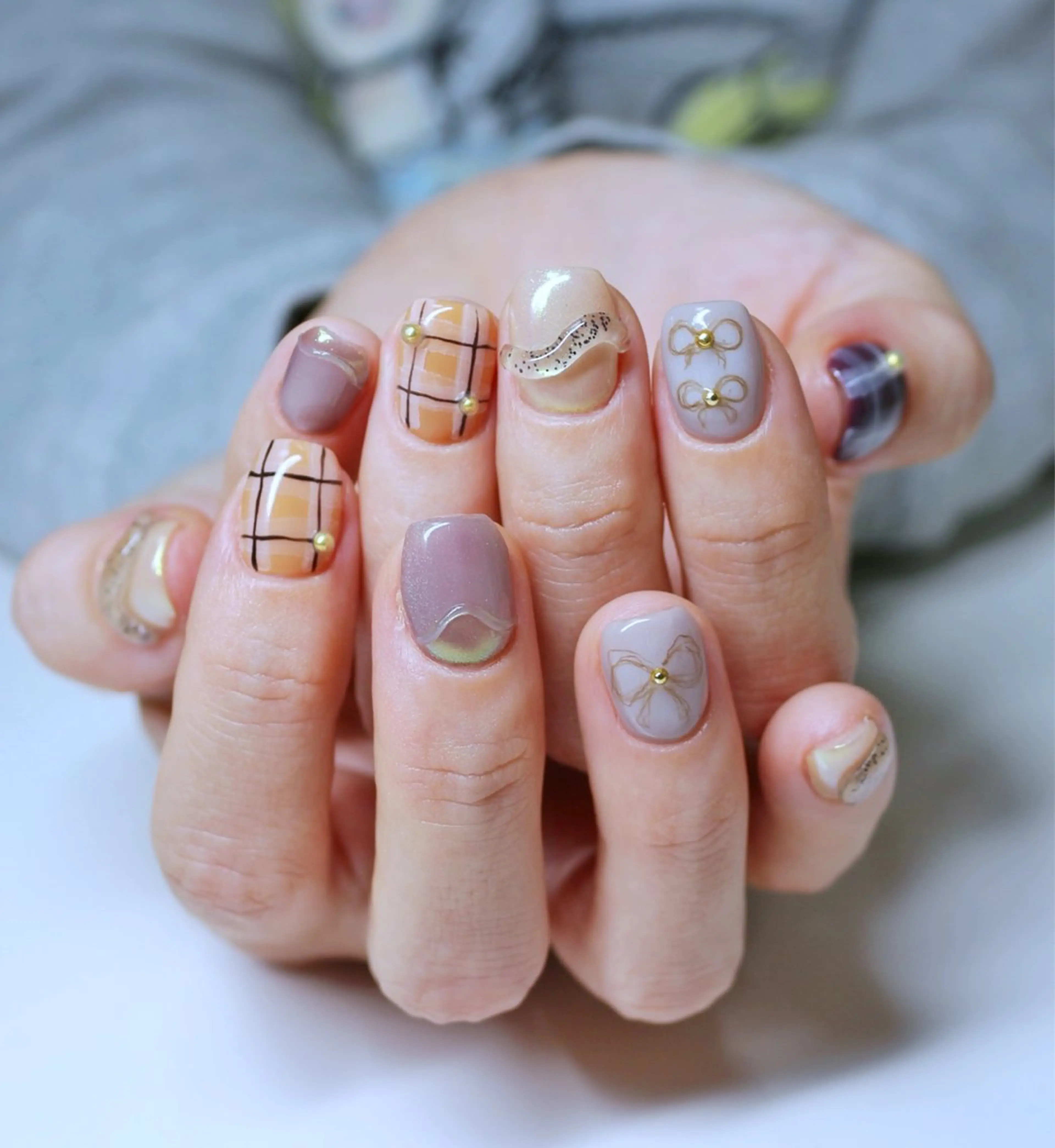 ネイル 韓国ネイル マグネットネイル ニュアンスネイル リボン ワンホンネイル ハンドネイル Baku Nailsのネイルデザイン