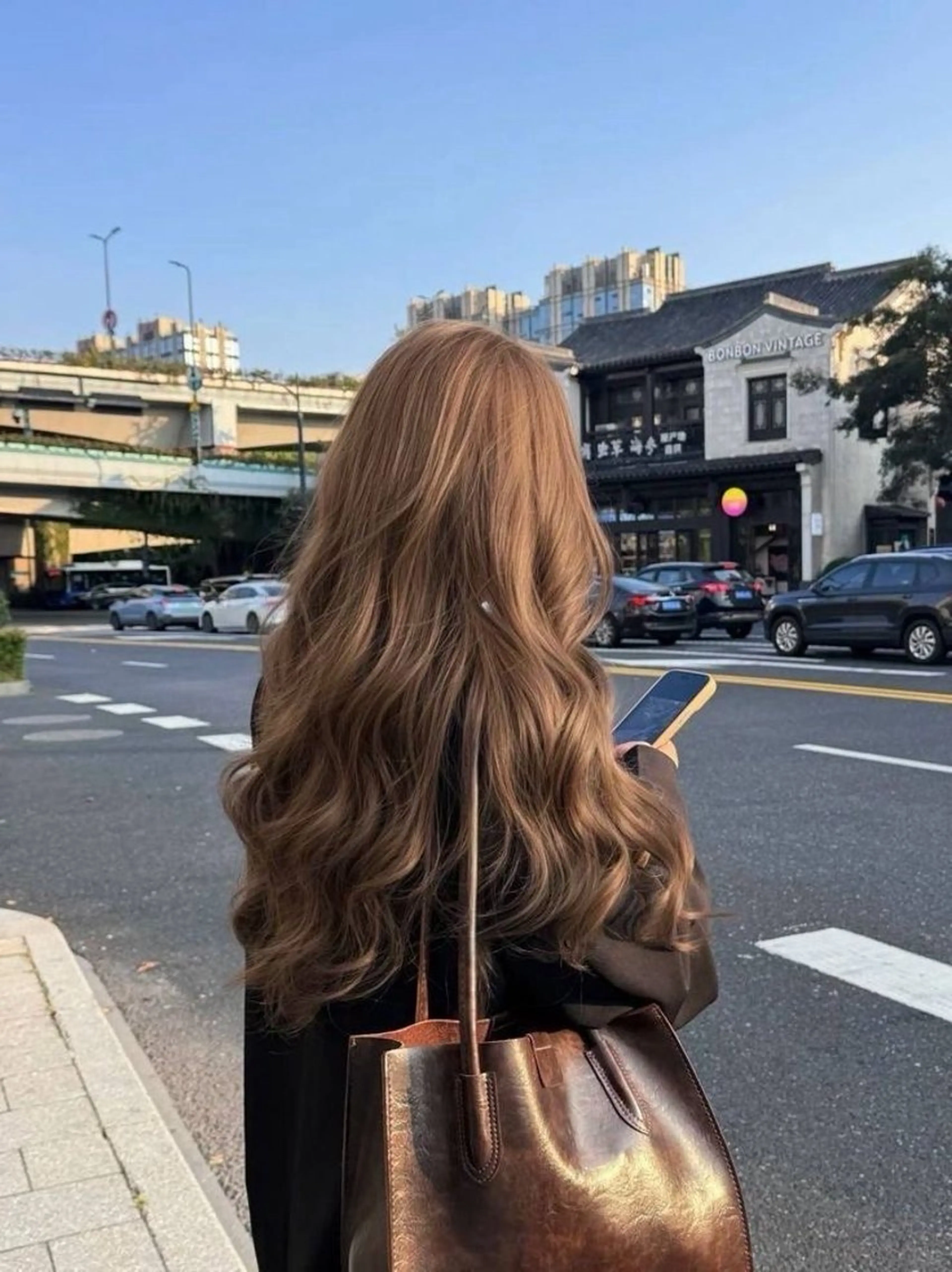 カラー マエダ シオンのヘアスタイル