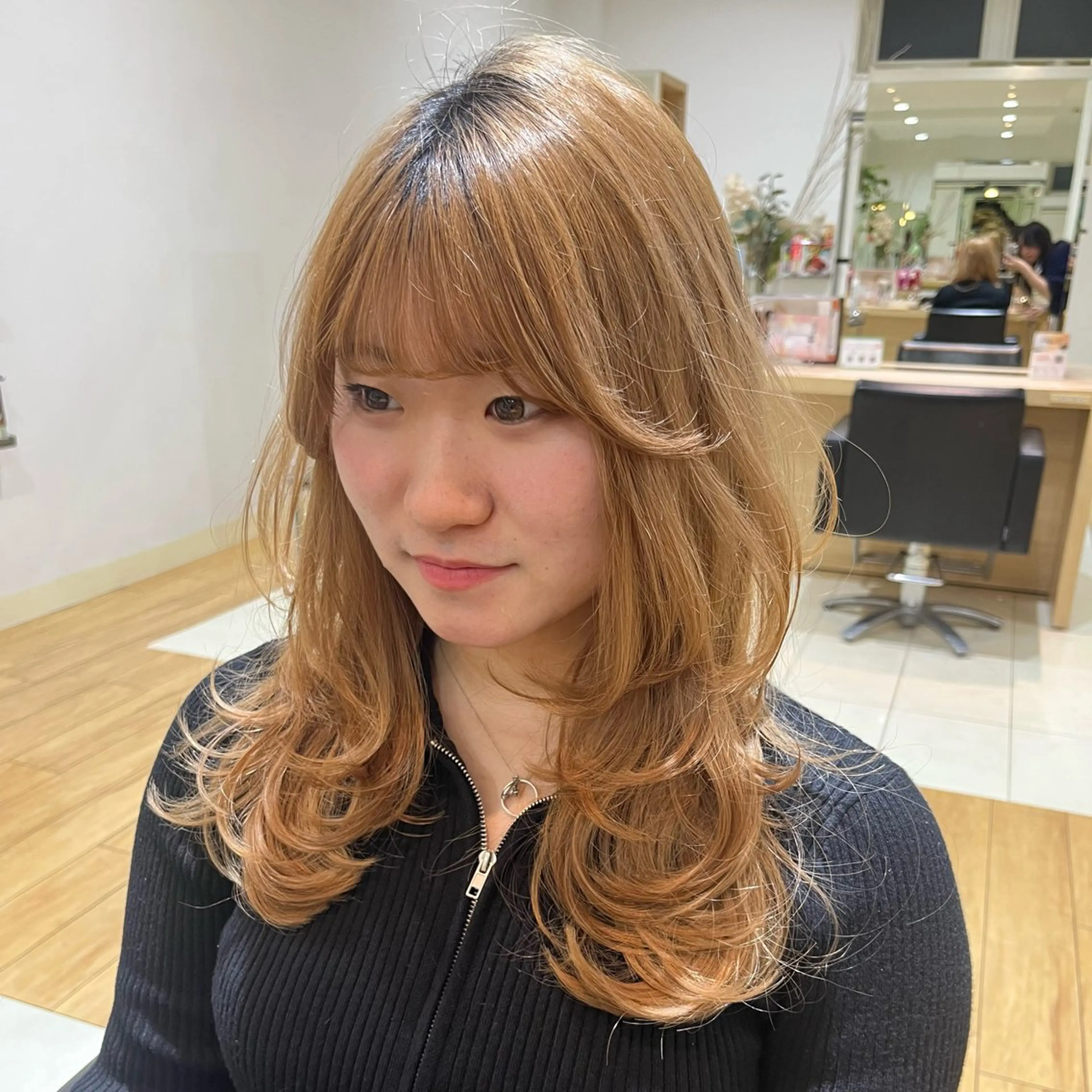 ロング レイヤーカット 宮成 佳歩のヘアスタイル