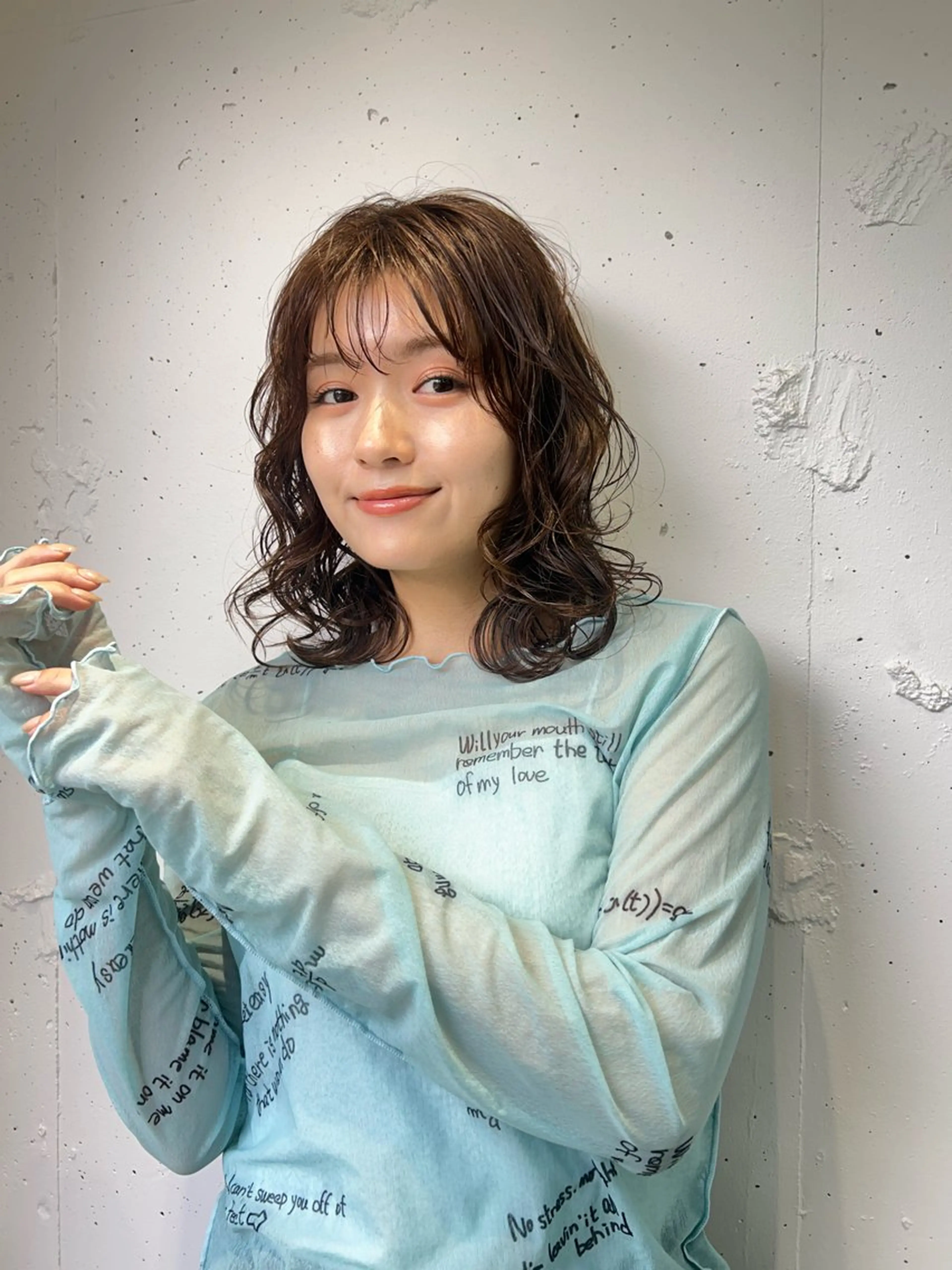 ミディアム カラー パーマ ミディアムパーマ ナチュラル×色気パ ーマ 渋谷/マナミのヘアスタイル