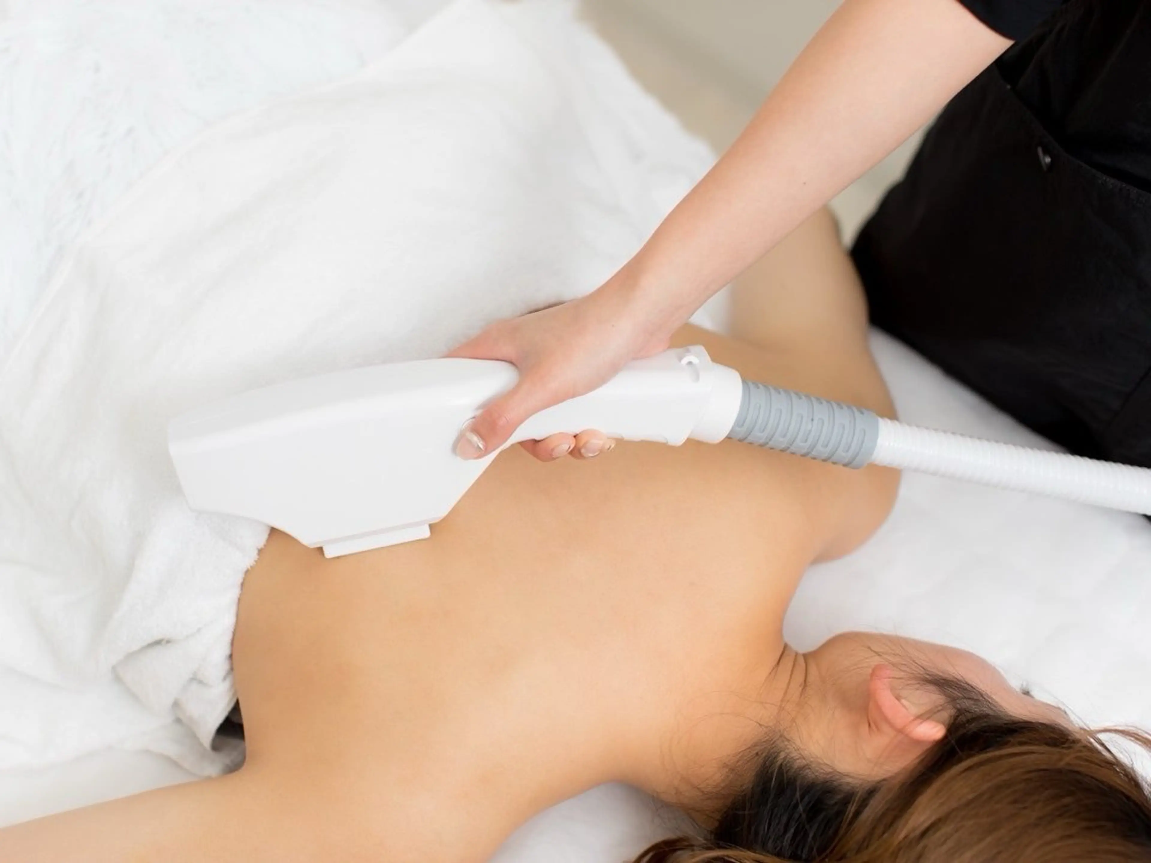 レディース全身脱毛 顔・VIOを含む全身丸ごとスッキリ脱毛の写真