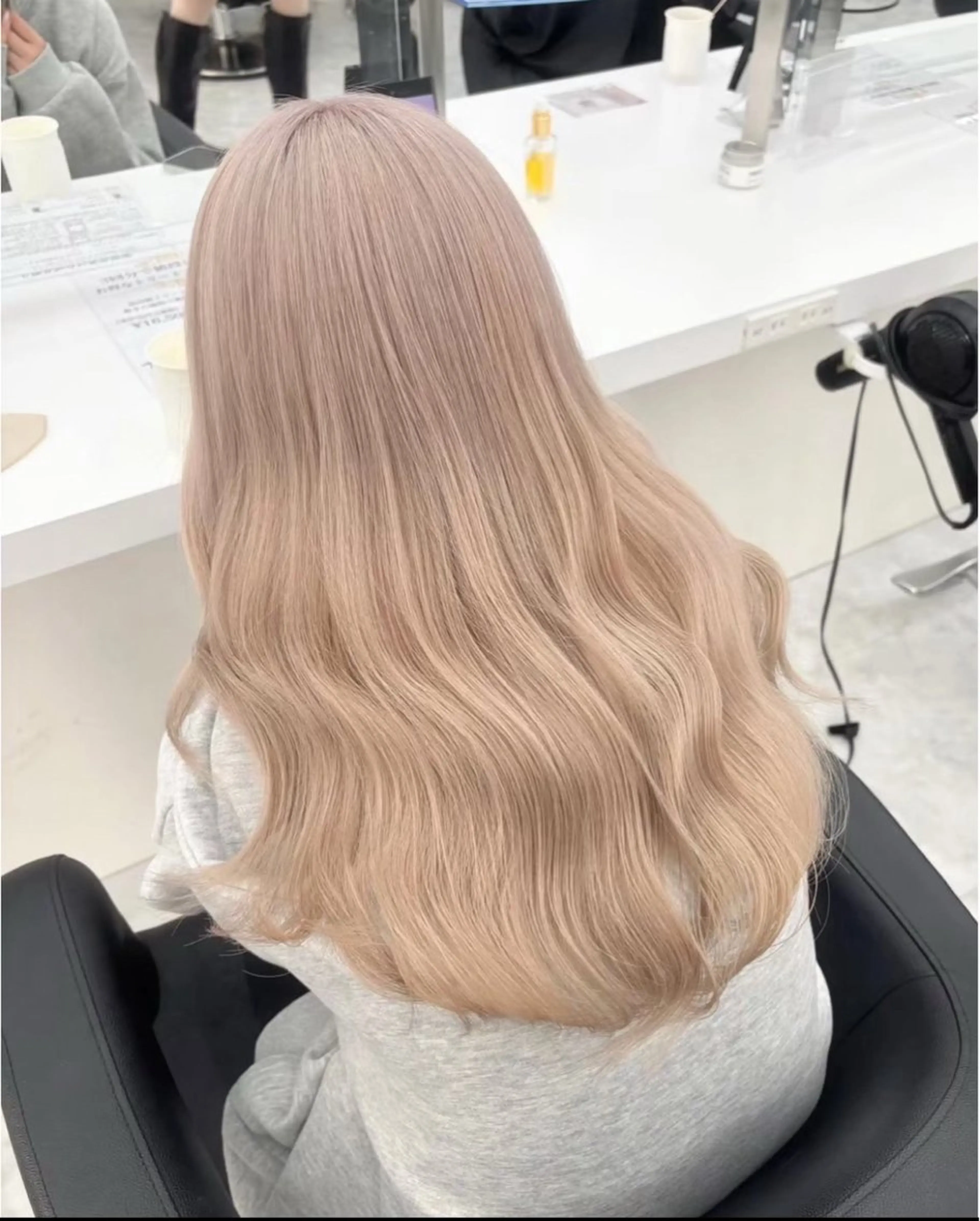 カラー ハイトーン/透明感 艶カラー/SAKI‎のヘアスタイル