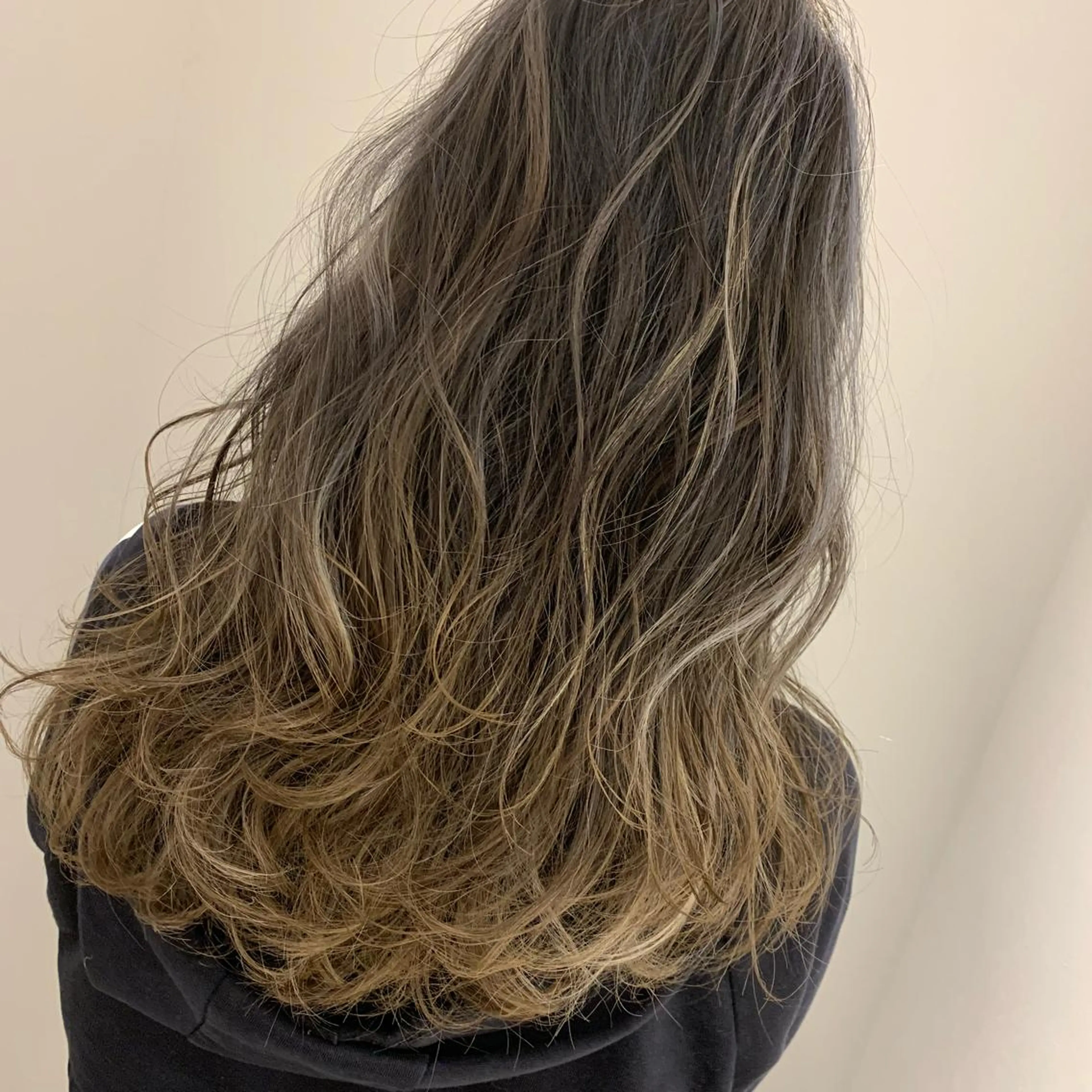 ロング カット ヘアカラー 髪質改善 🍀岡村凌也のヘアスタイル