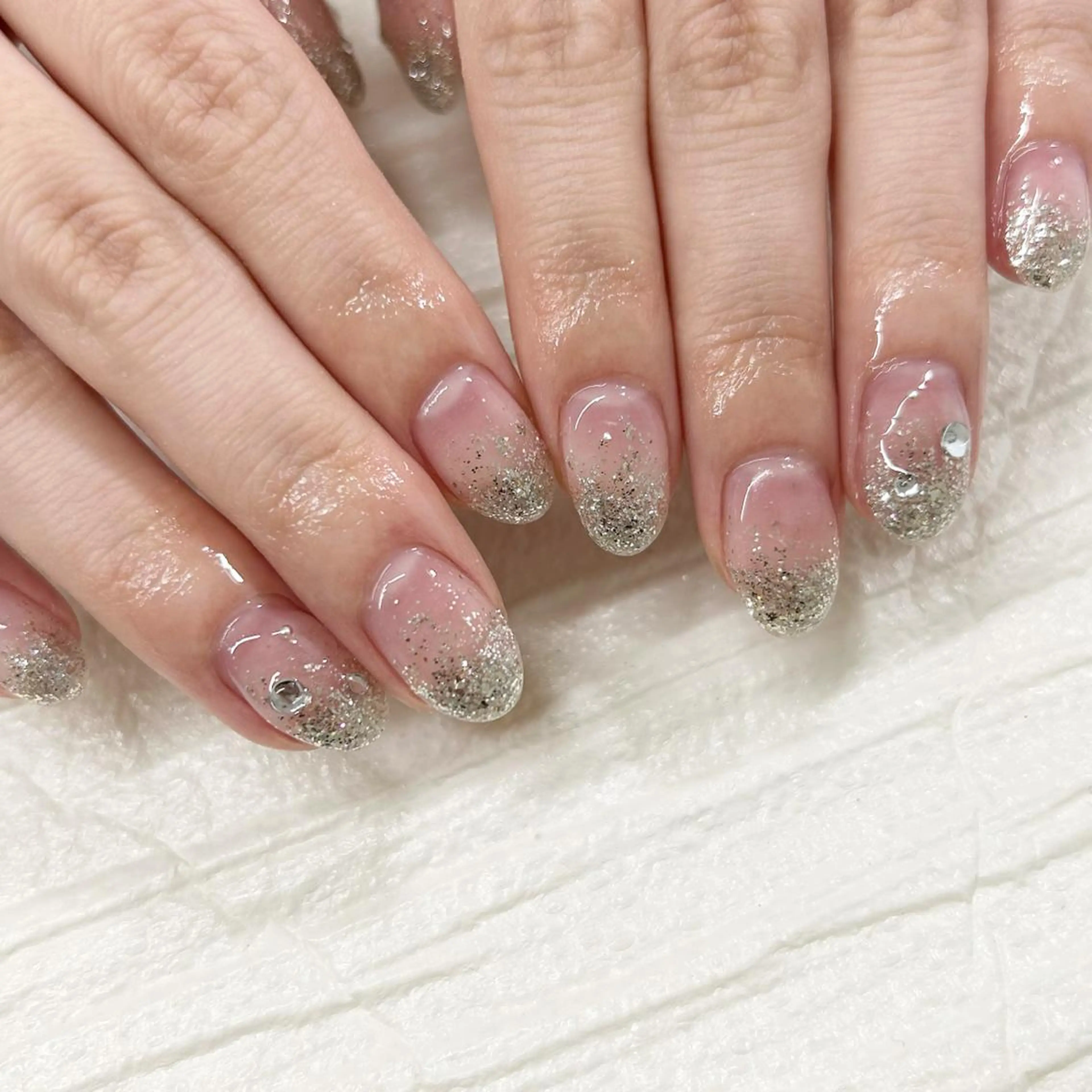 ネイル マツエク・マツパ アイブロウ 韓国風マツエク ワンホンマツエク ジェルネイル グラデーション 韓国ネイル pu muのネイルデザイン