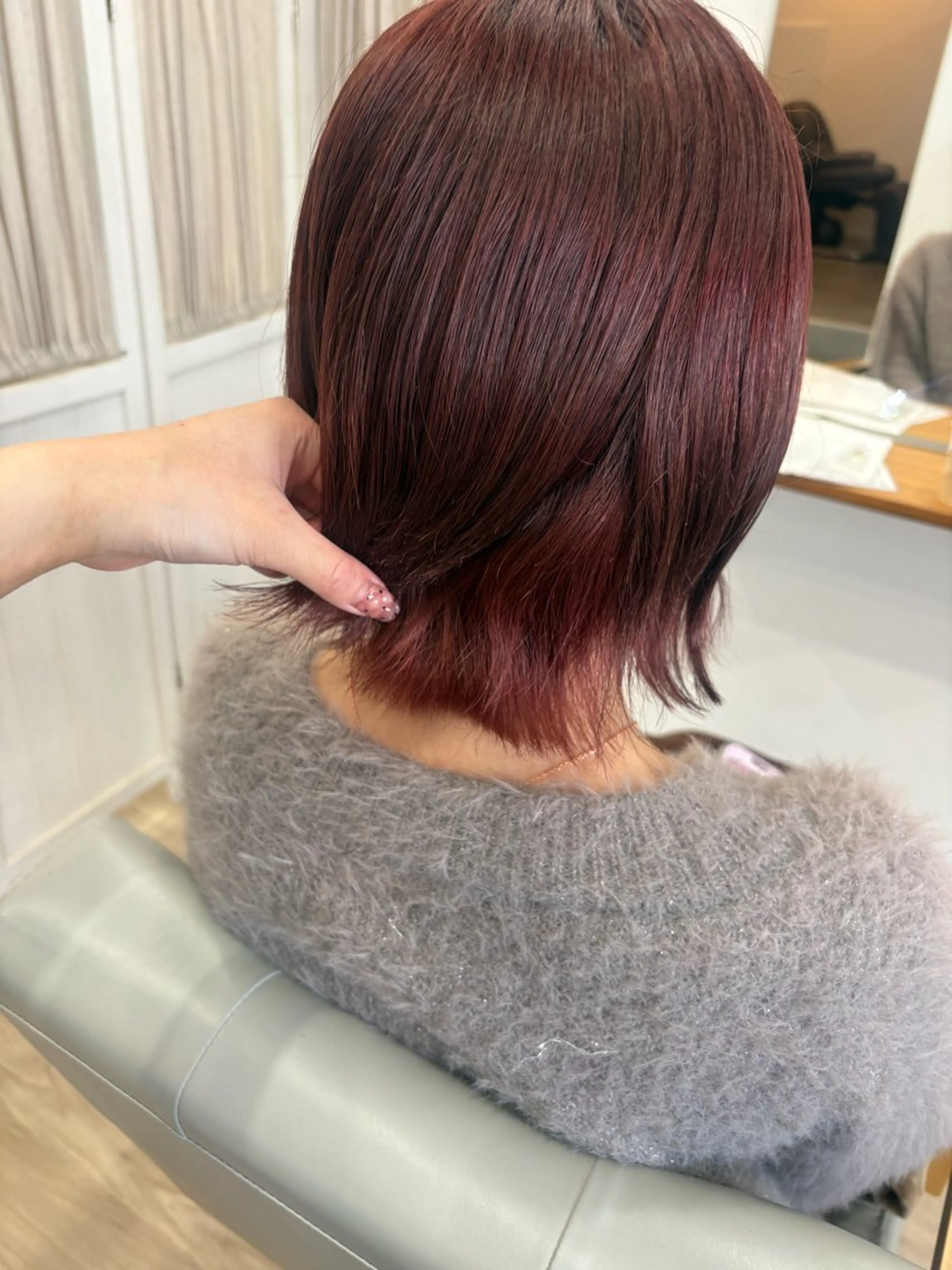 カラー レッドカラー ヘアカラー 大根田 朱音のヘアスタイル