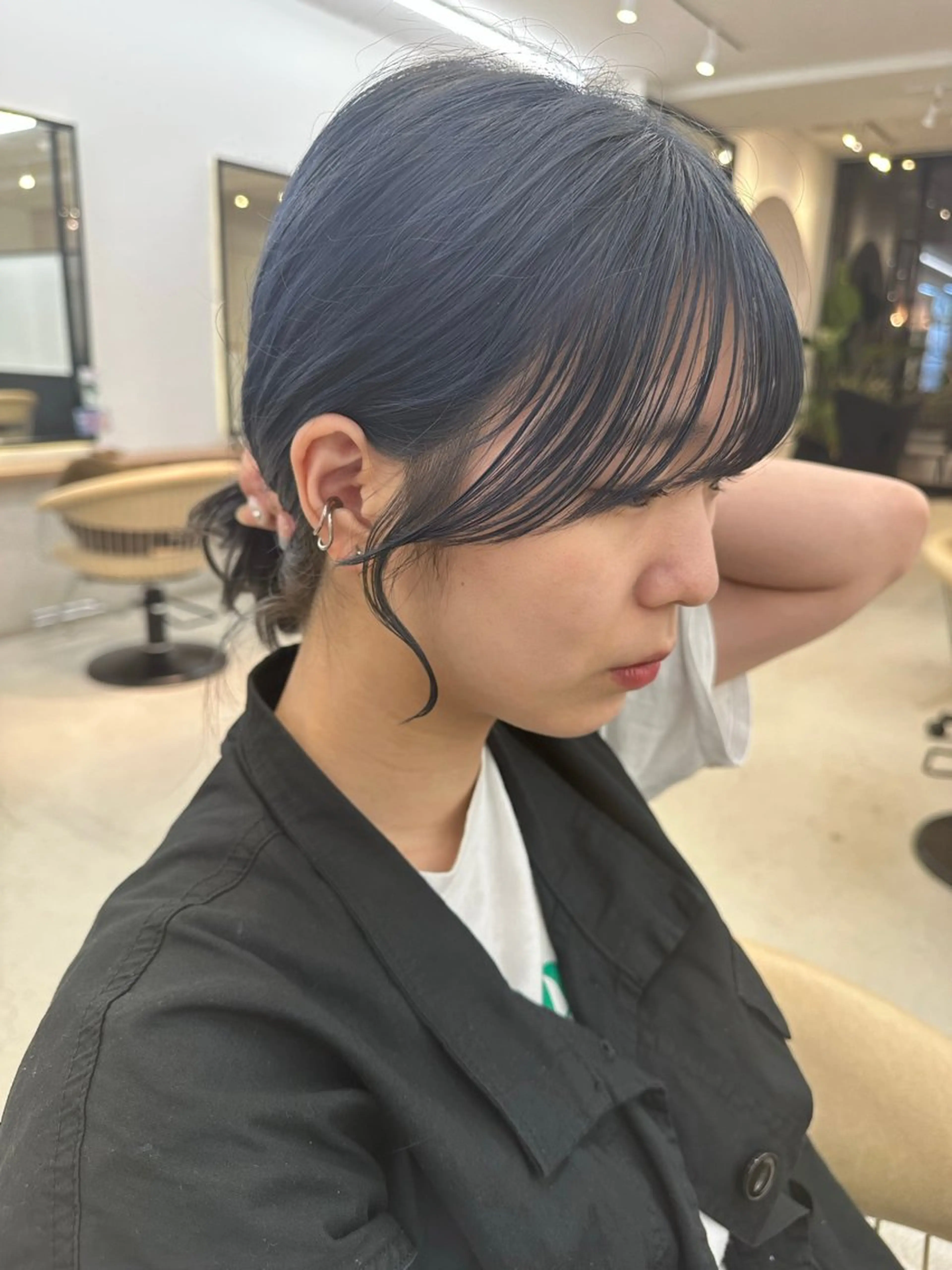 ミディアム くびれヘア 韓国風ヘア 小顔カット 似合わせカットが 得意な美容師のヘアスタイル