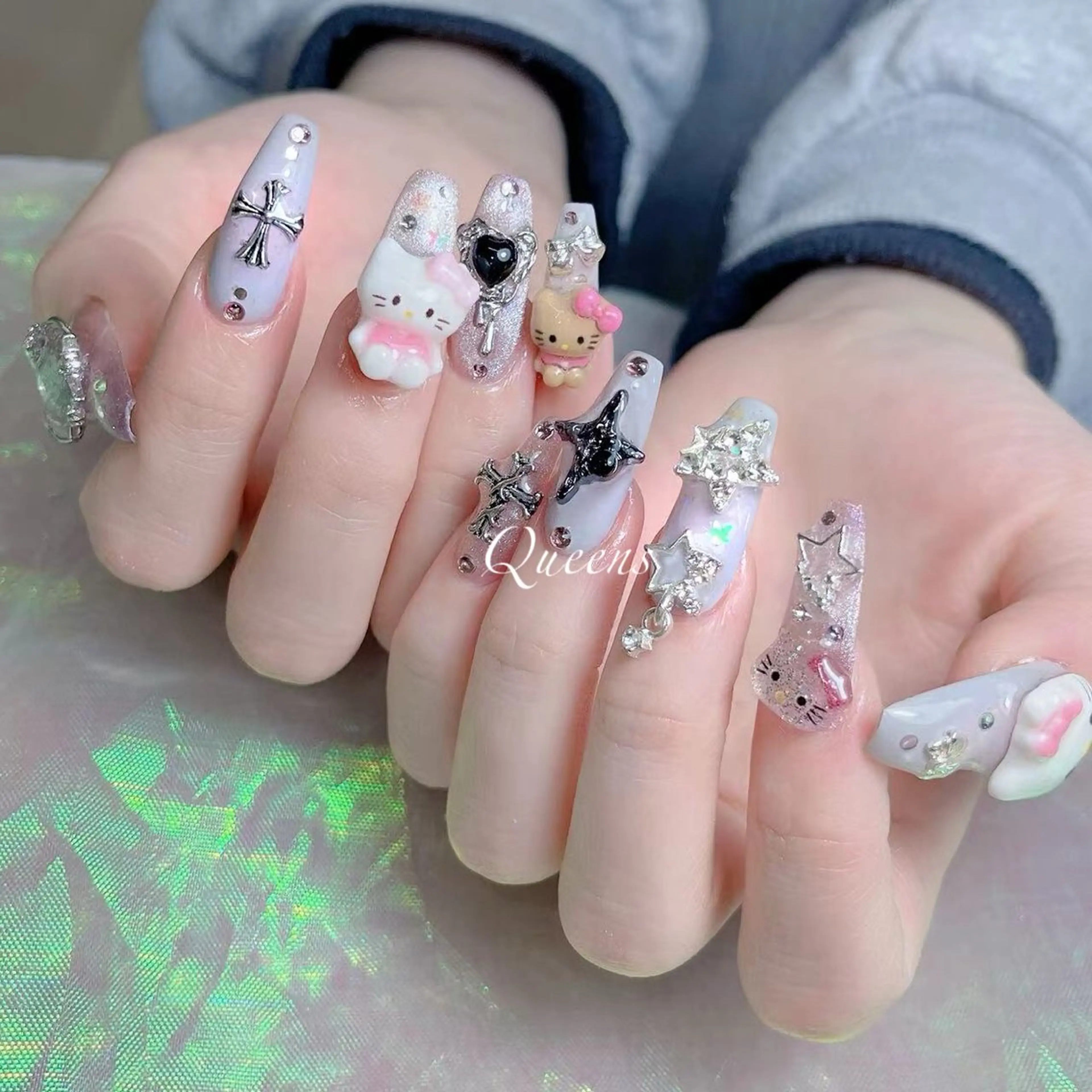 ネイル ハンドネイル Queens ひなのネイルデザイン