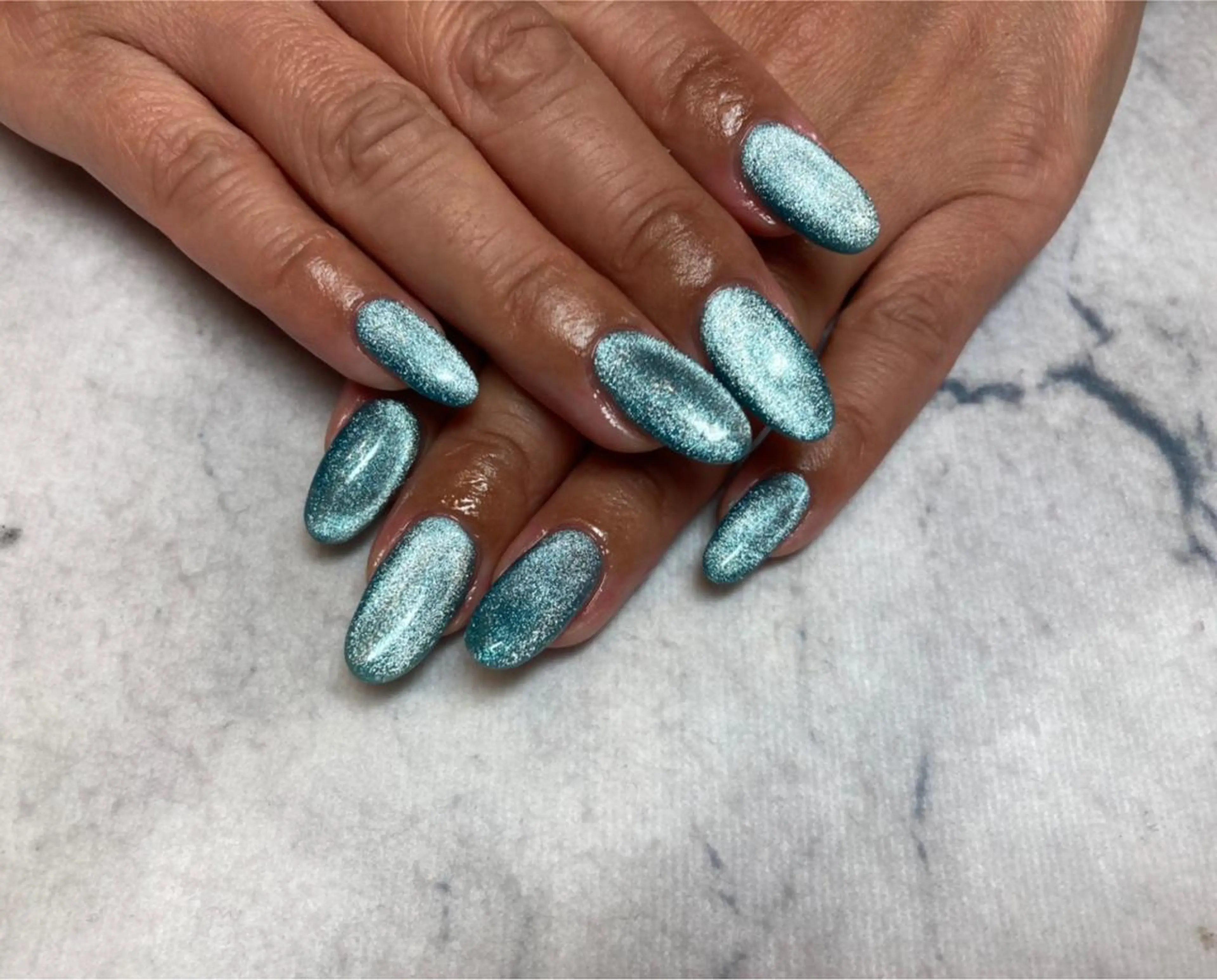 ネイル ネイルリボン 受付スタッフのネイルデザイン