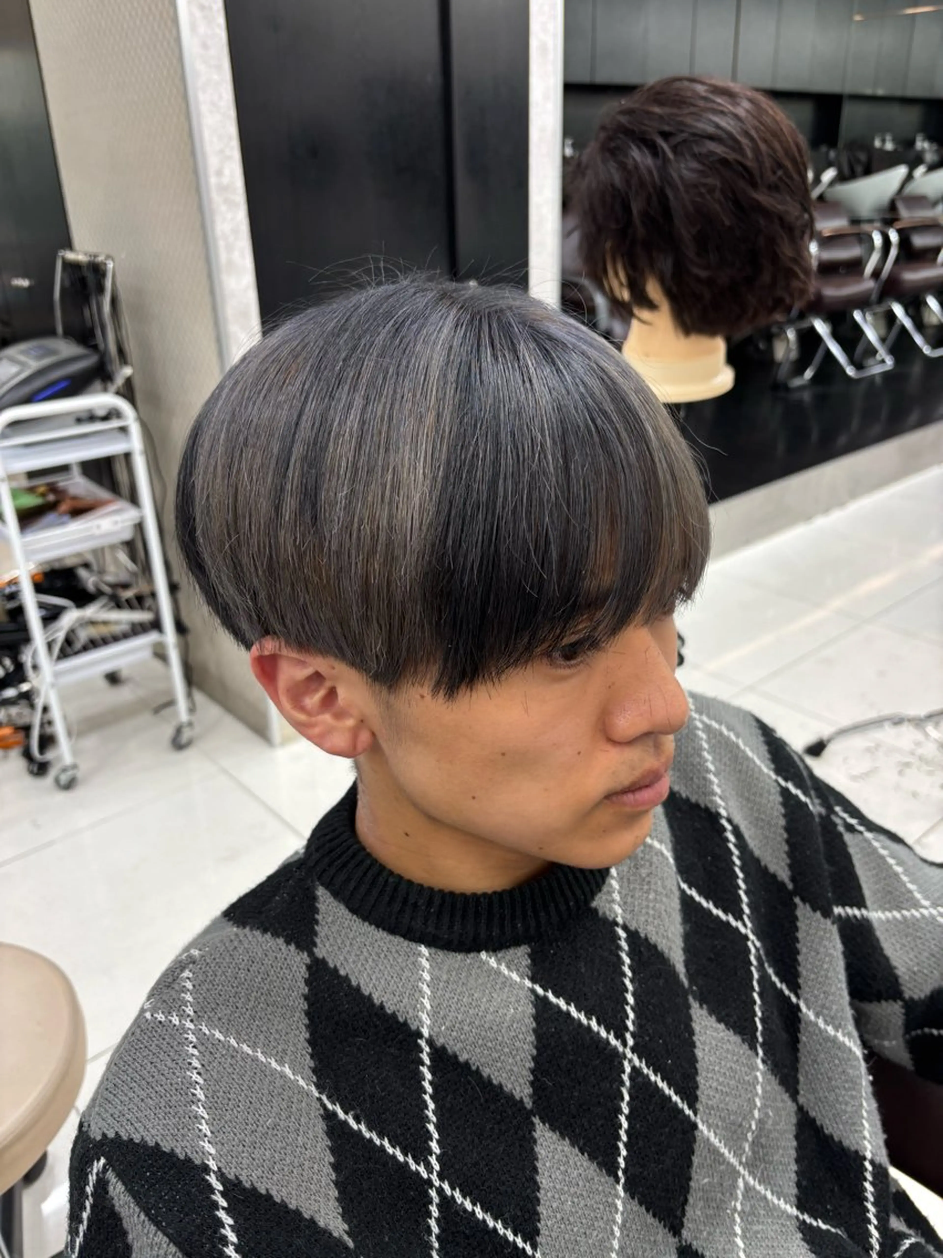 カラー ブリーチ グレージュ ハイトーンカラー シルバー ヘアカラー EARTH/A 山根　彩夏のヘアスタイル