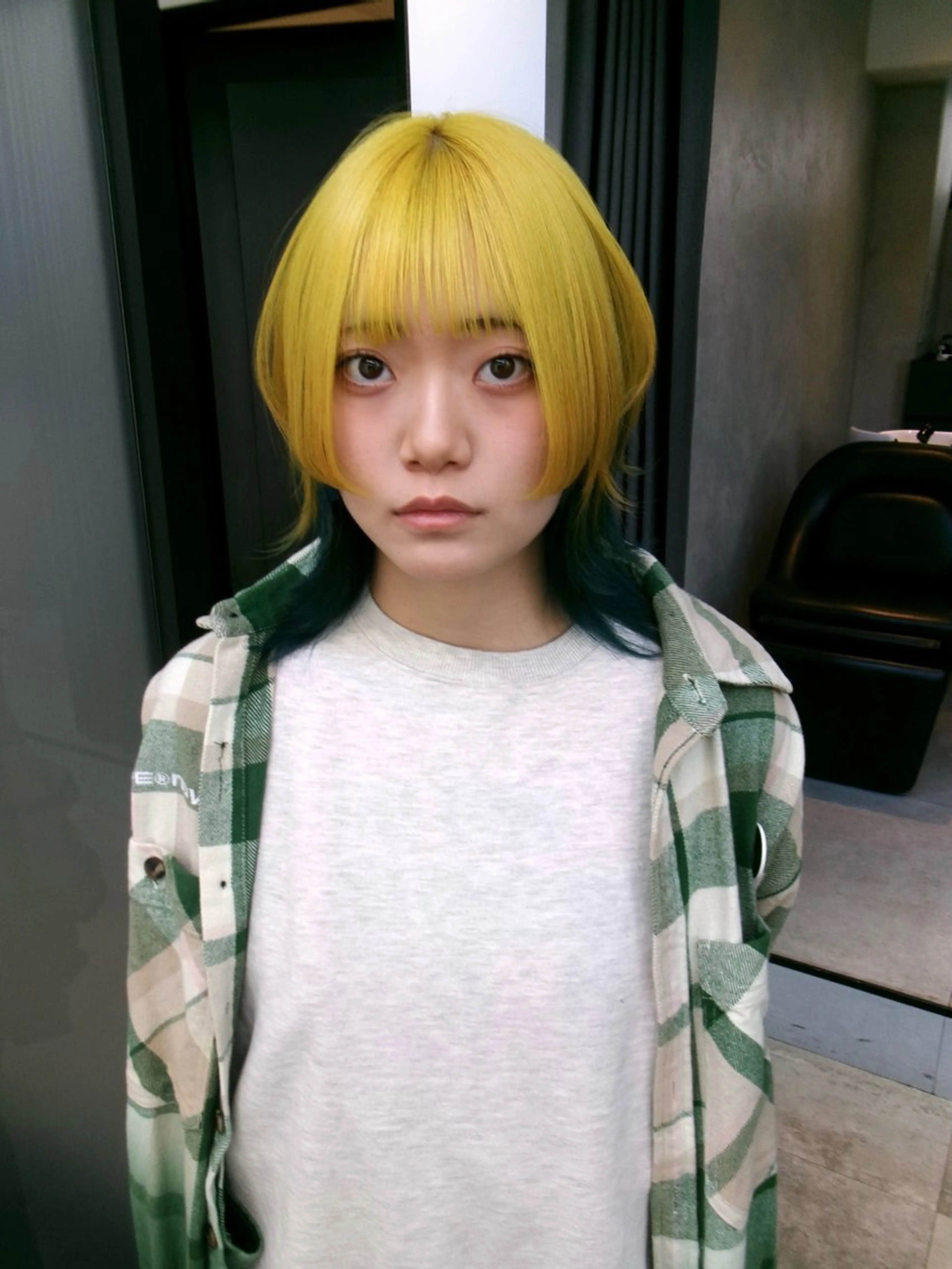 ミディアム カット ヘアカラー トリートメント MIMI🌻໋᳝݊ 個性派カラー⑅ ⸝꙳のヘアスタイル