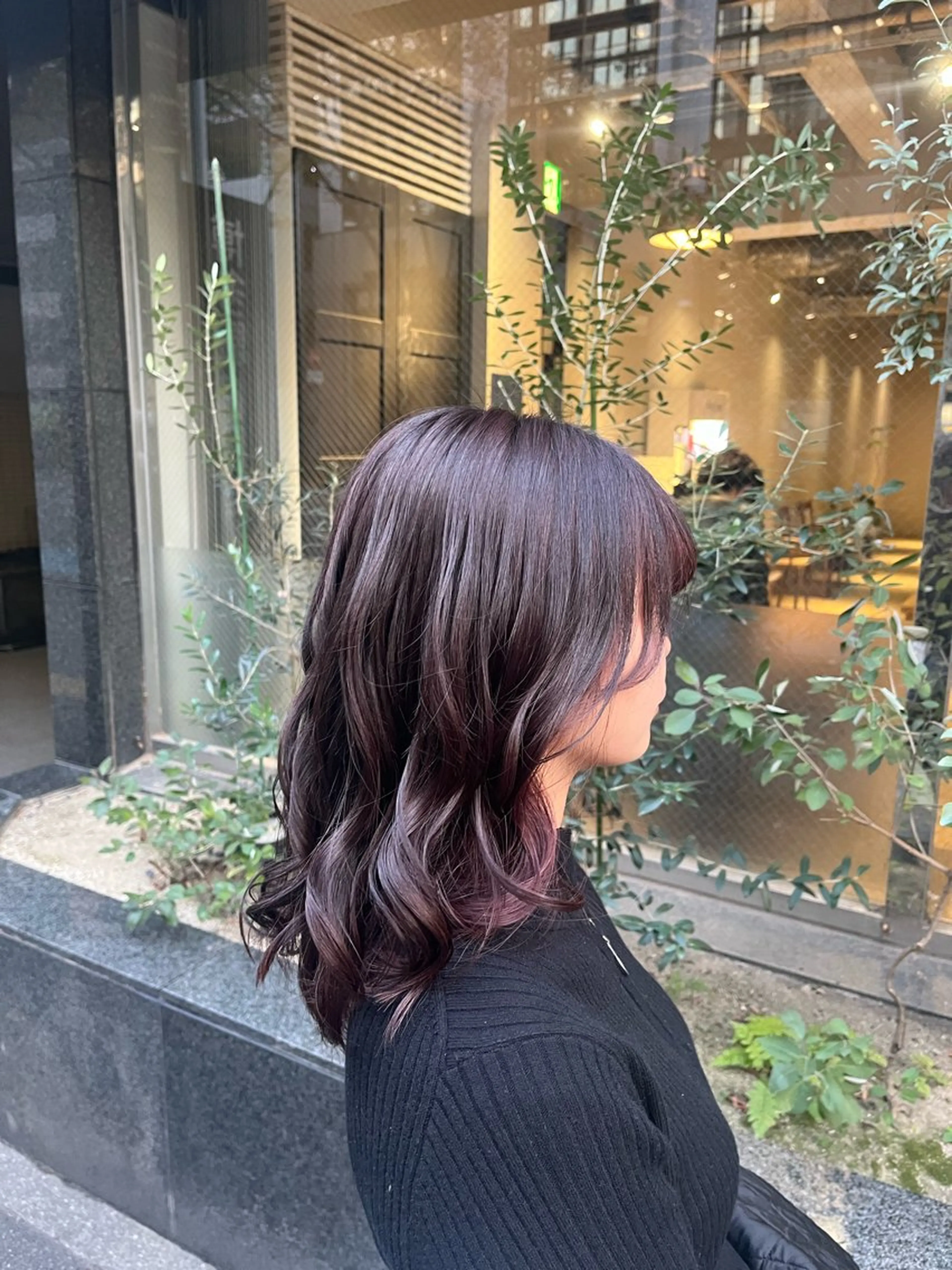 ミディアム まみ/レイヤーカット /暖色カラーのヘアスタイル