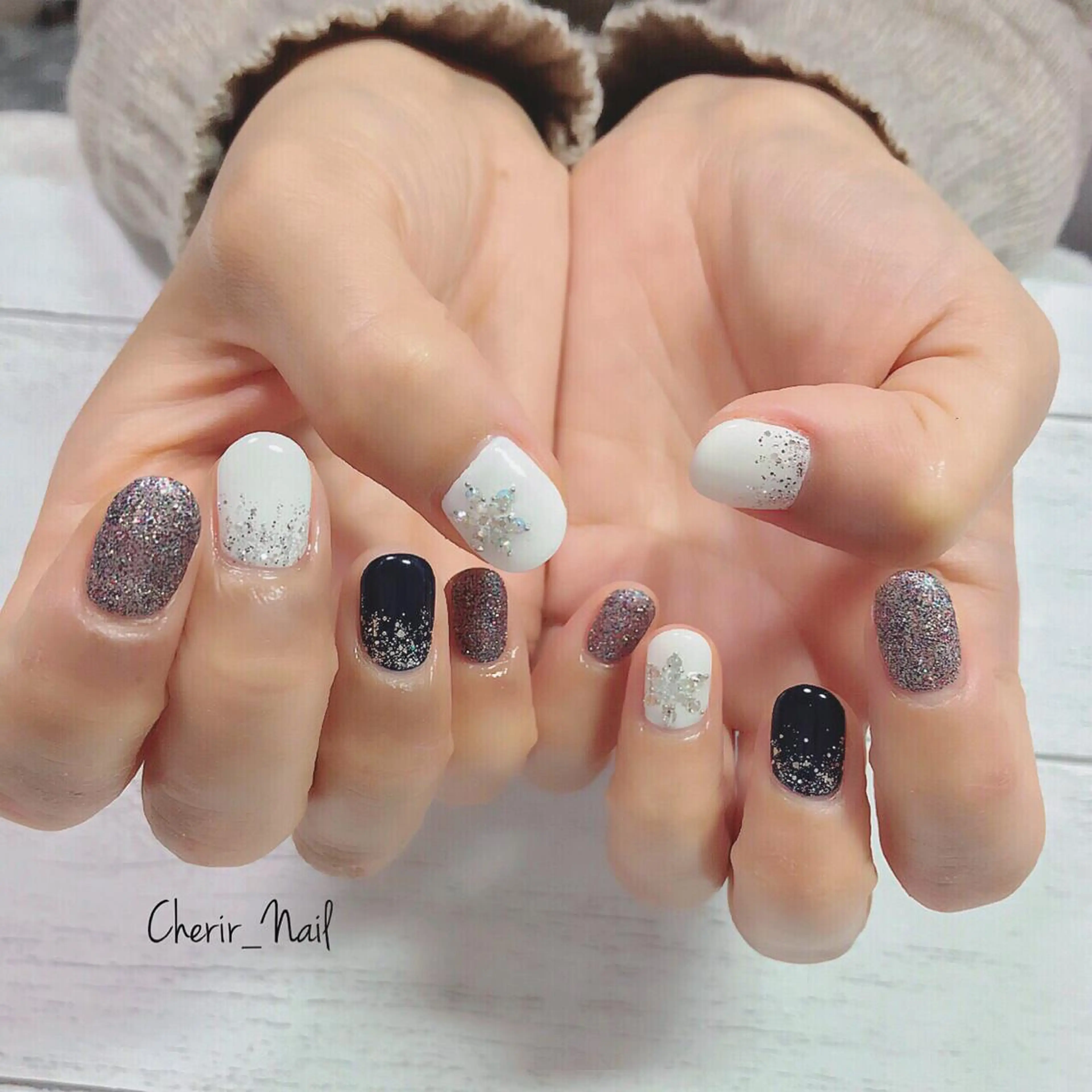 ネイル アートネイル キラキラネイル ラメ(グリッター) マットネイル ネイビー Cherirnail kaoriのネイルデザイン