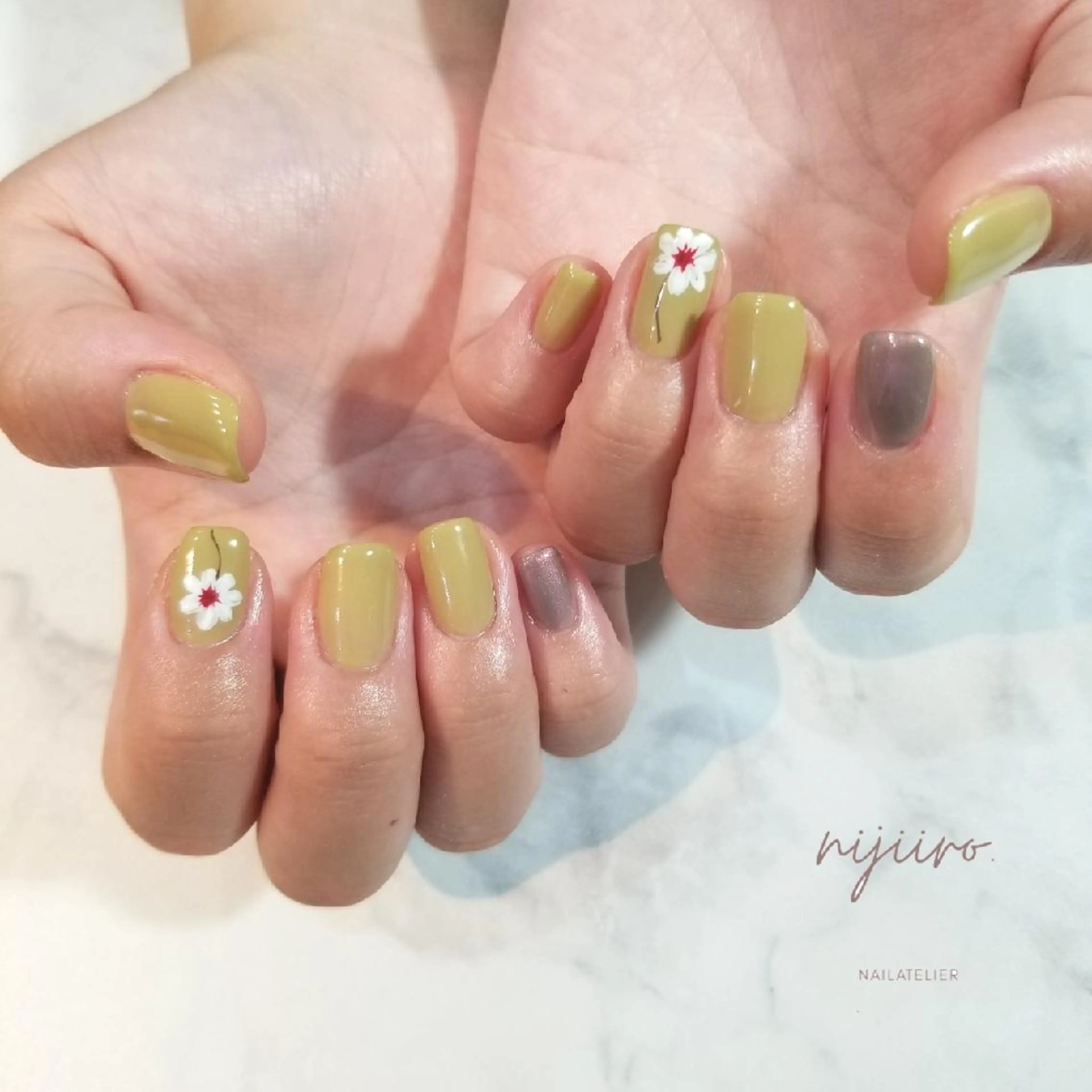 ネイル ピスタチオネイル ハンドネイル nijiiro🌈 サトウのネイルデザイン