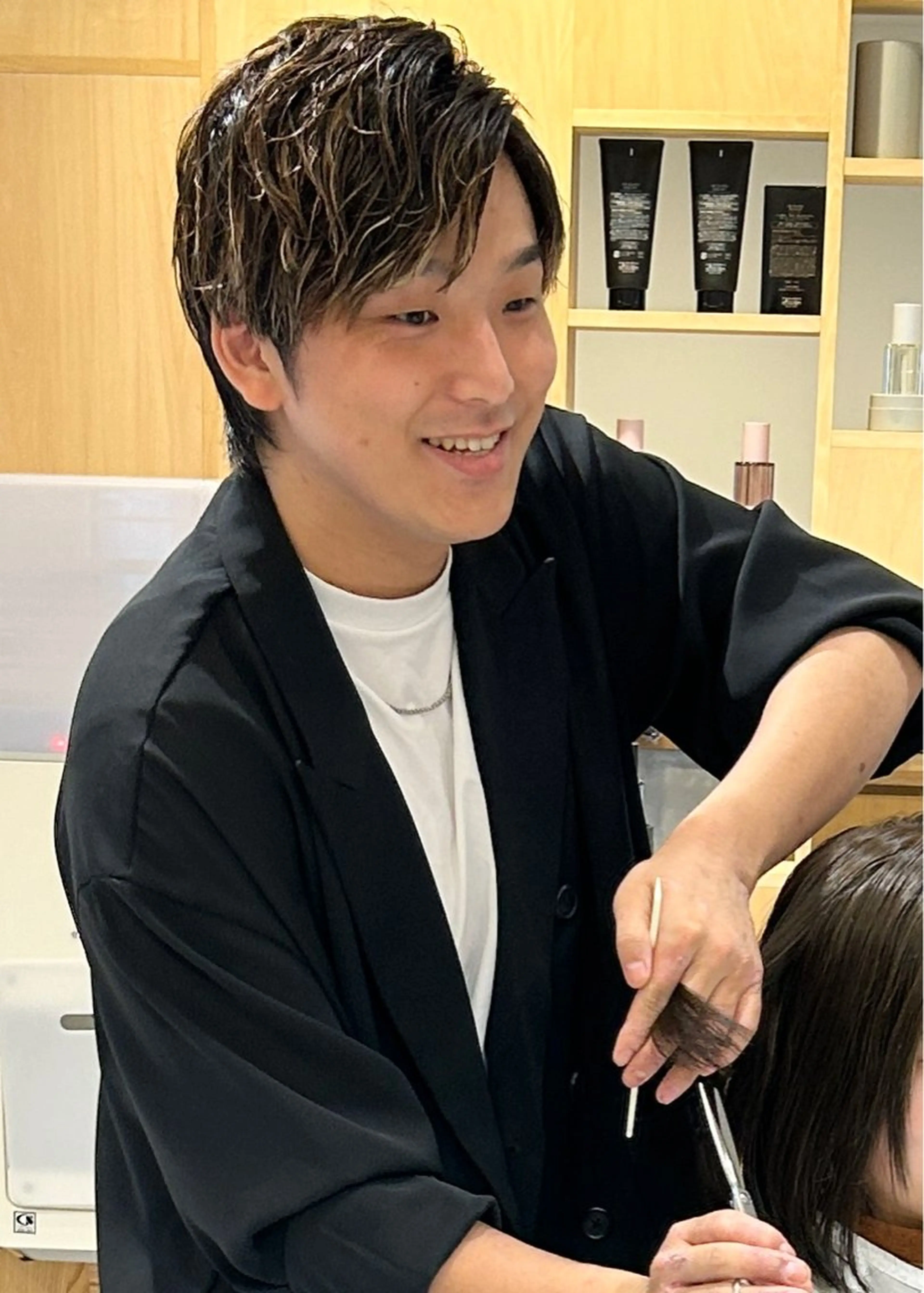 武藤榥太の前髪似合わせカット🚩顔まわりのデザインで印象変わります👍ロングから前髪を作る場合シャンプー必須になります！の写真