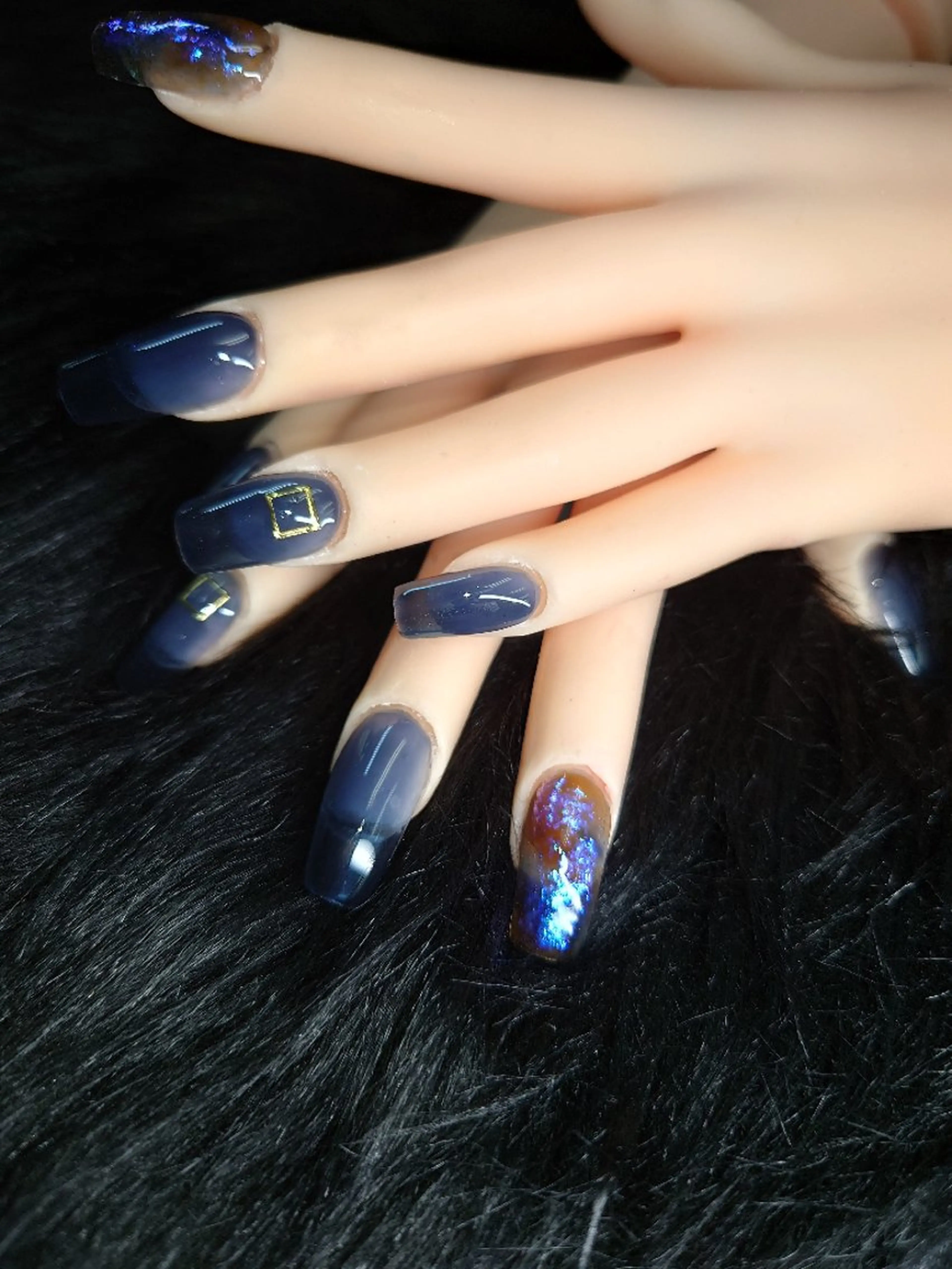 ネイル White  Se7enのネイルデザイン