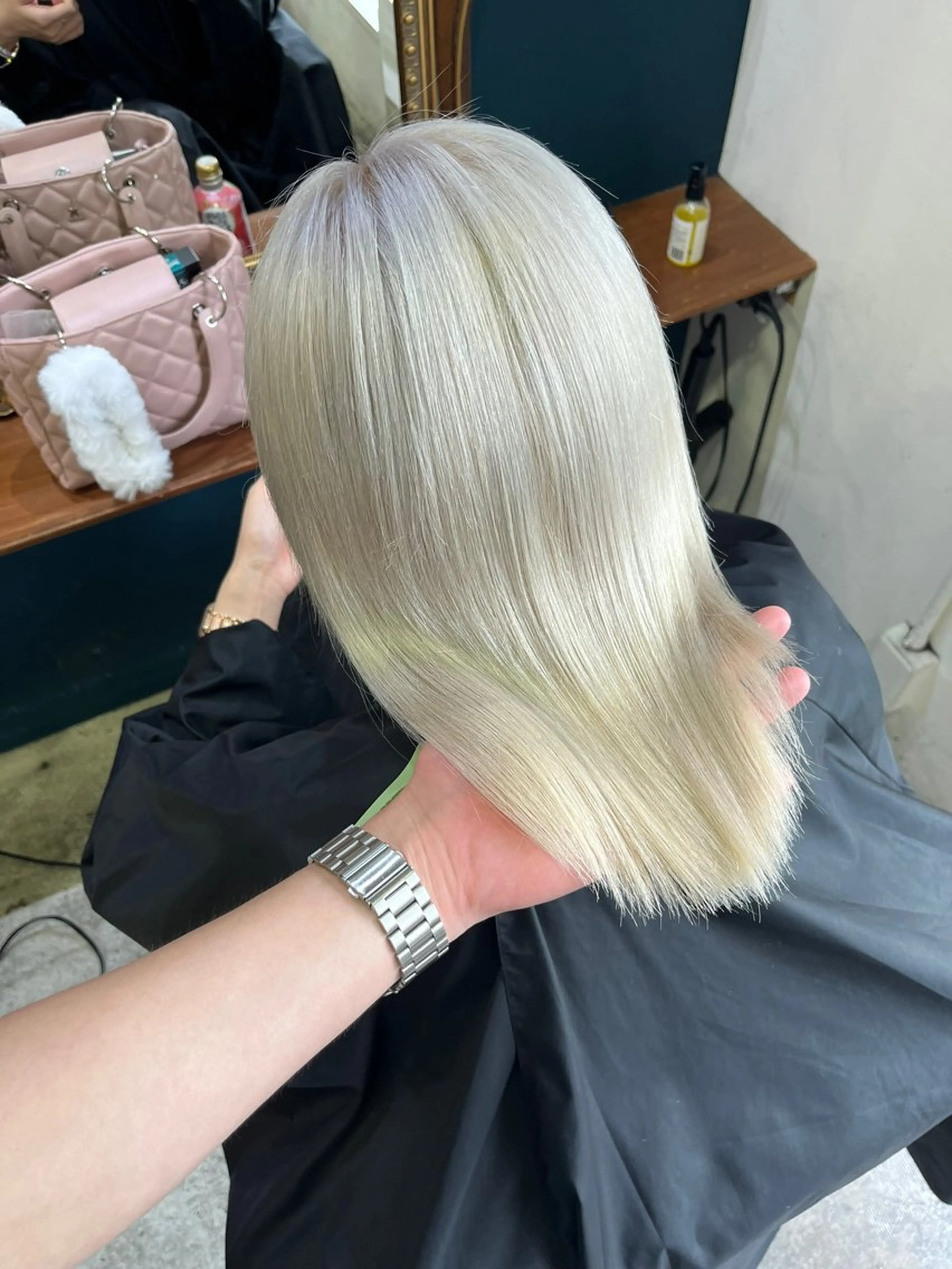 セミロング カラー ヘアアレンジ ヘアカラー 高島 凜のヘアスタイル