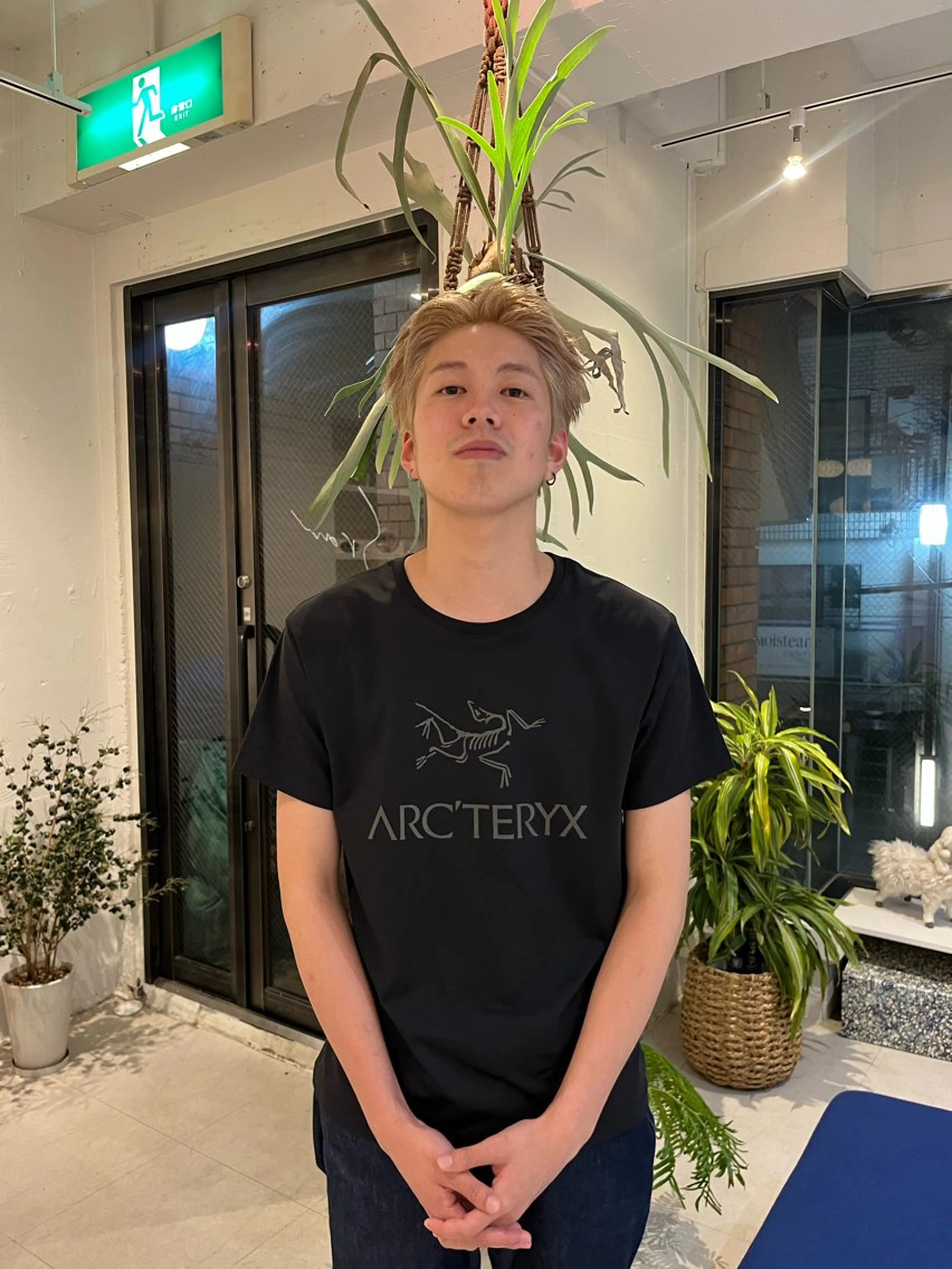 カット+ブリーチリタッチの写真