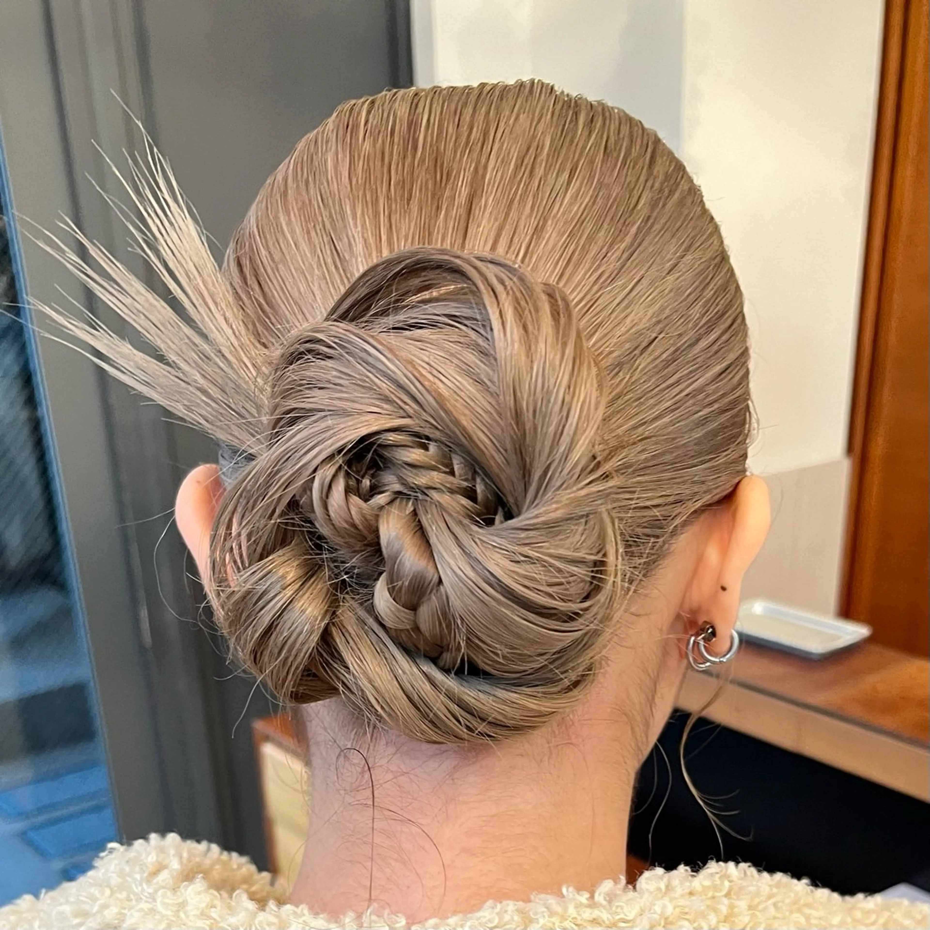 セミロング ヘアアレンジ ヘアセット armony (明治神宮前店)所属・☪︎レイヤー/ウルフ /ハッシュ☪︎ にこのヘアスタイル