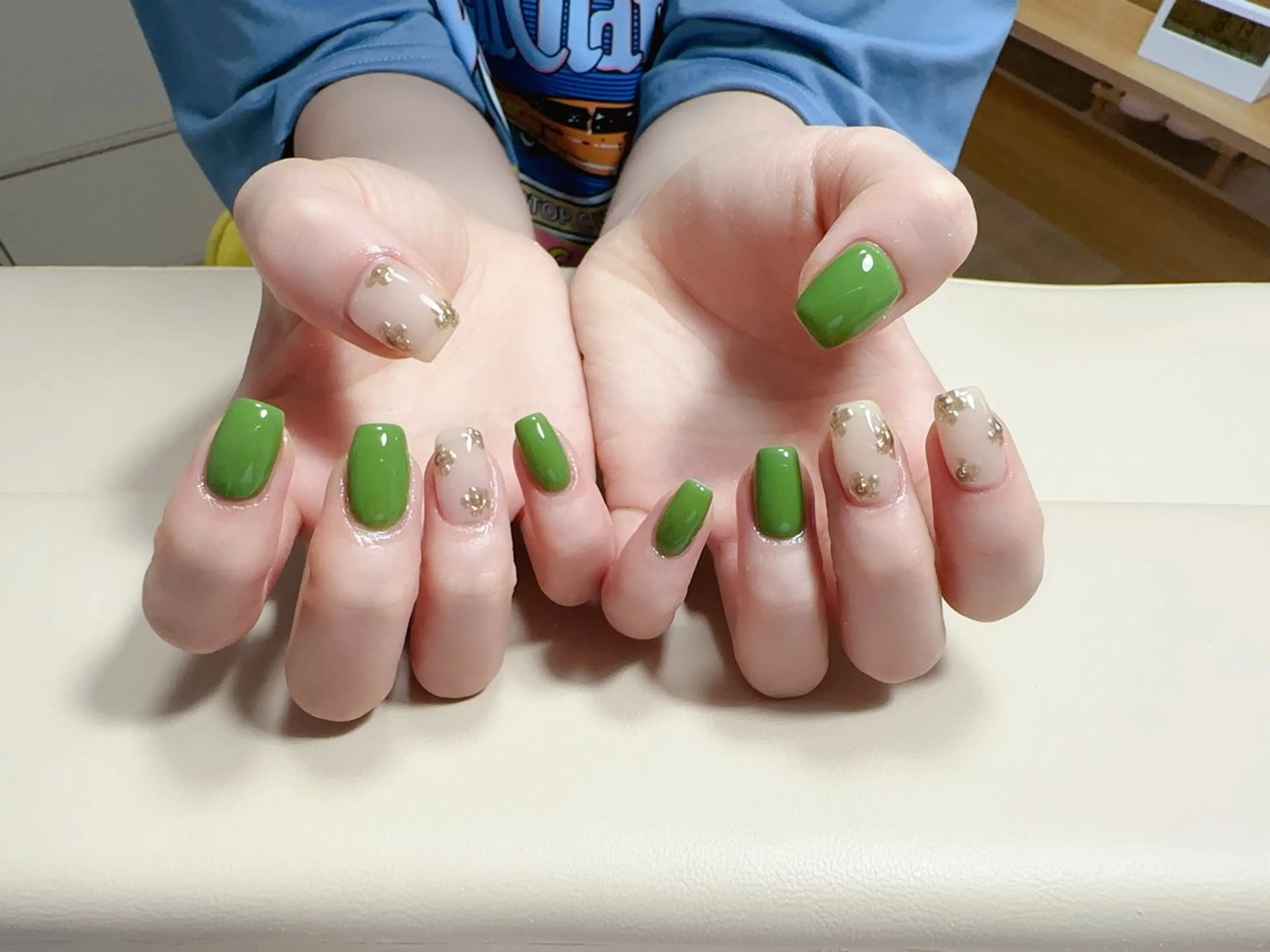 ネイル ハンドネイル NAIL CIRCLESのネイルデザイン